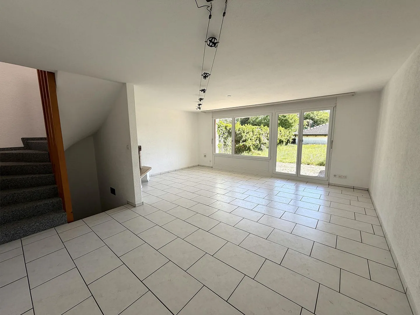 Familienfreundliches Reihenhaus am Rhein - Foto 2 von 11