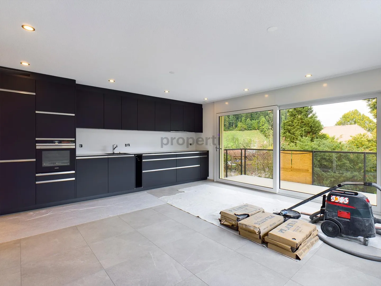 Moderne 3.5-Zimmer-Wohnung in Bärau mit Balkon und Parkplatz - Foto 4 von 10