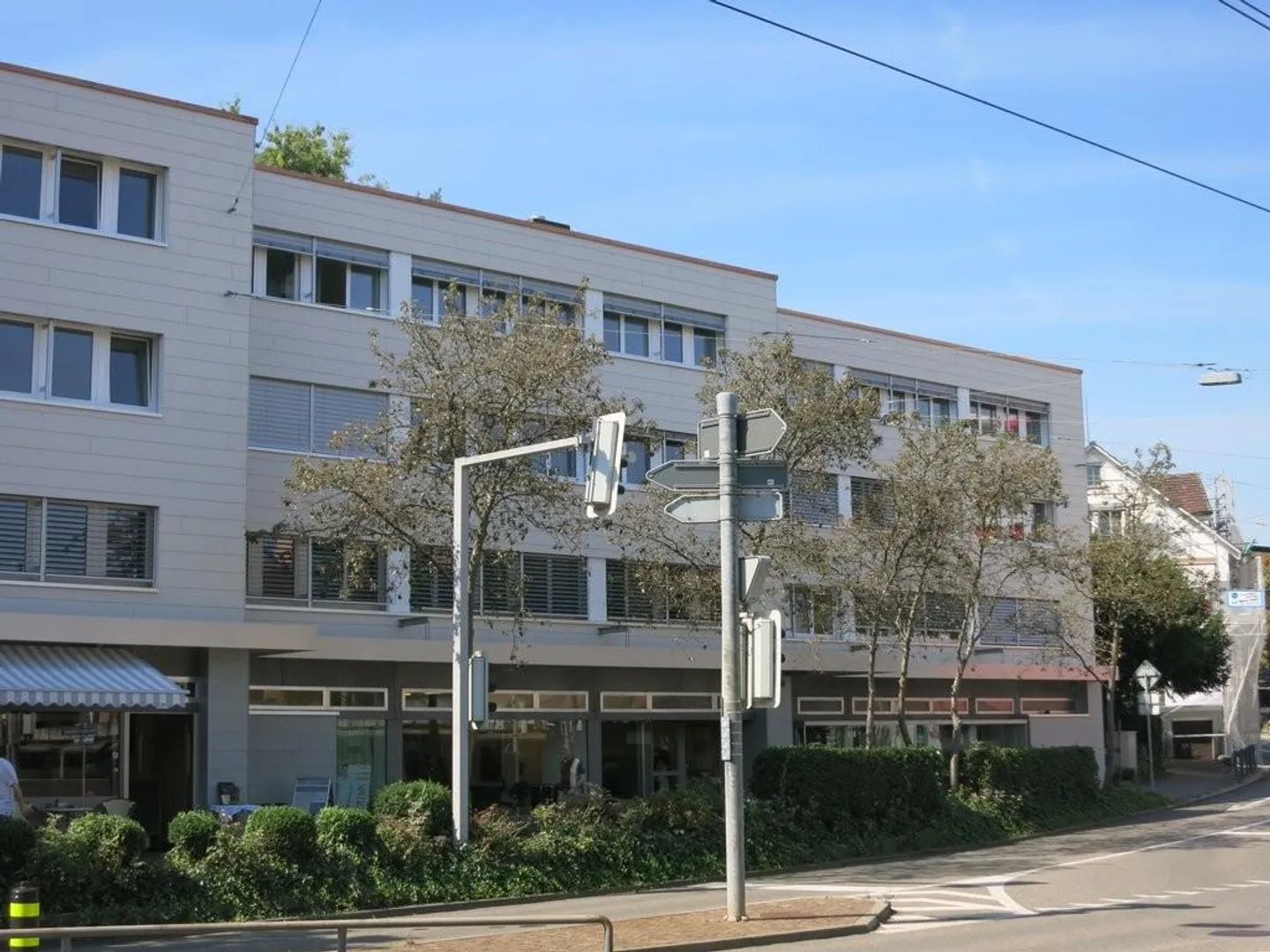 Neuwertige Wohnung am Schwamendingerplatz mieten - Photo 1 of 4