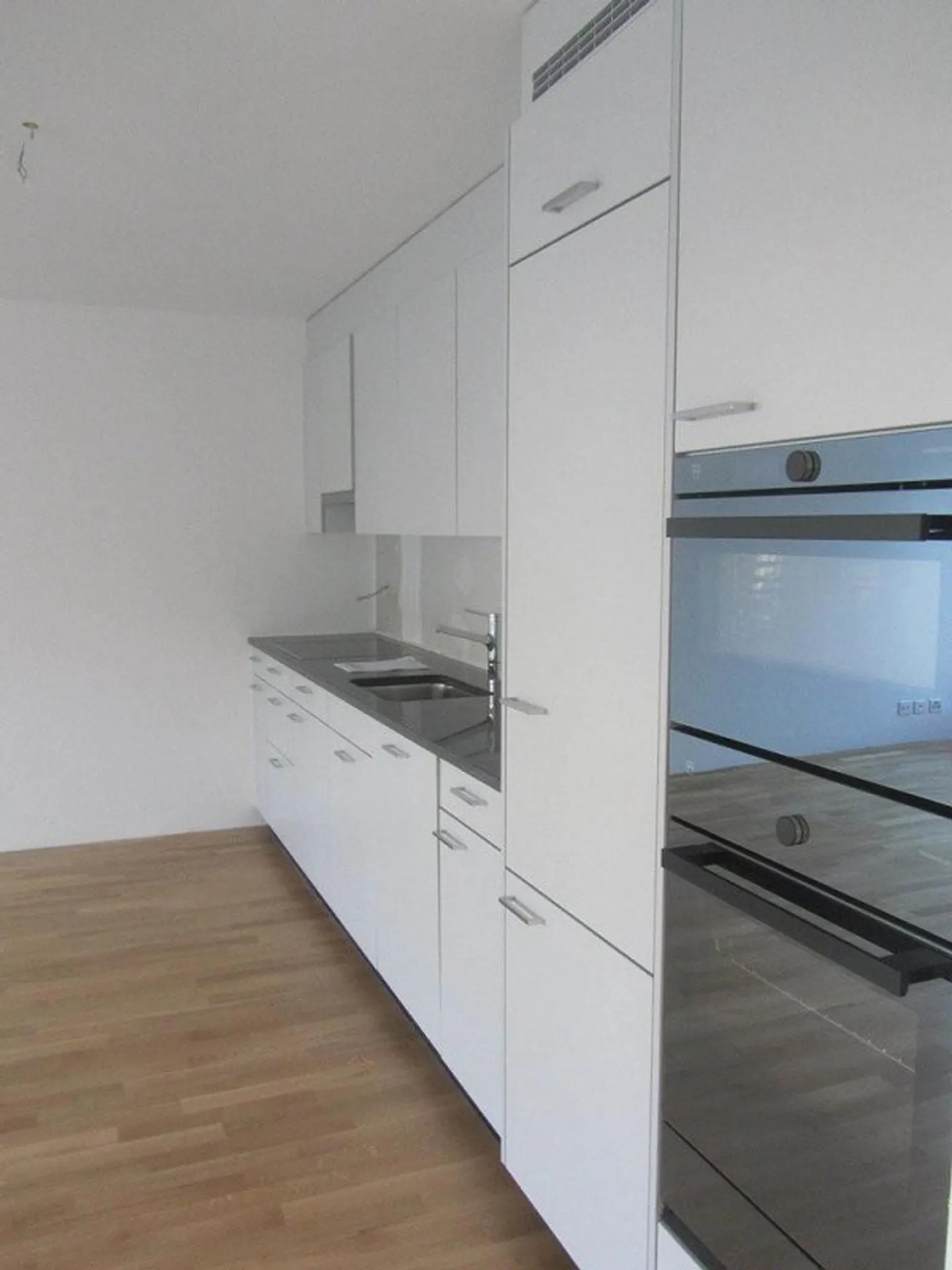 Neuwertige Wohnung am Schwamendingerplatz mieten - Photo 2 of 4