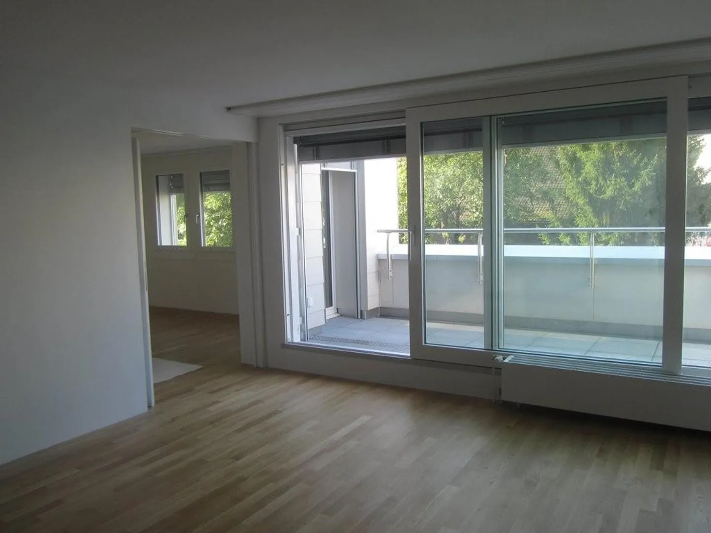Neuwertige Wohnung am Schwamendingerplatz mieten - Photo 3 of 4