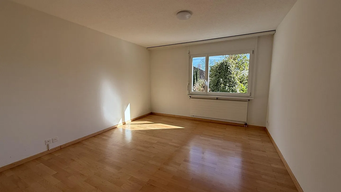 CASA A TERRAZZA 4 1/2 STANZE SULLA PENDENZA SOLEGGIATA A KRIENS - Foto 7 di 14