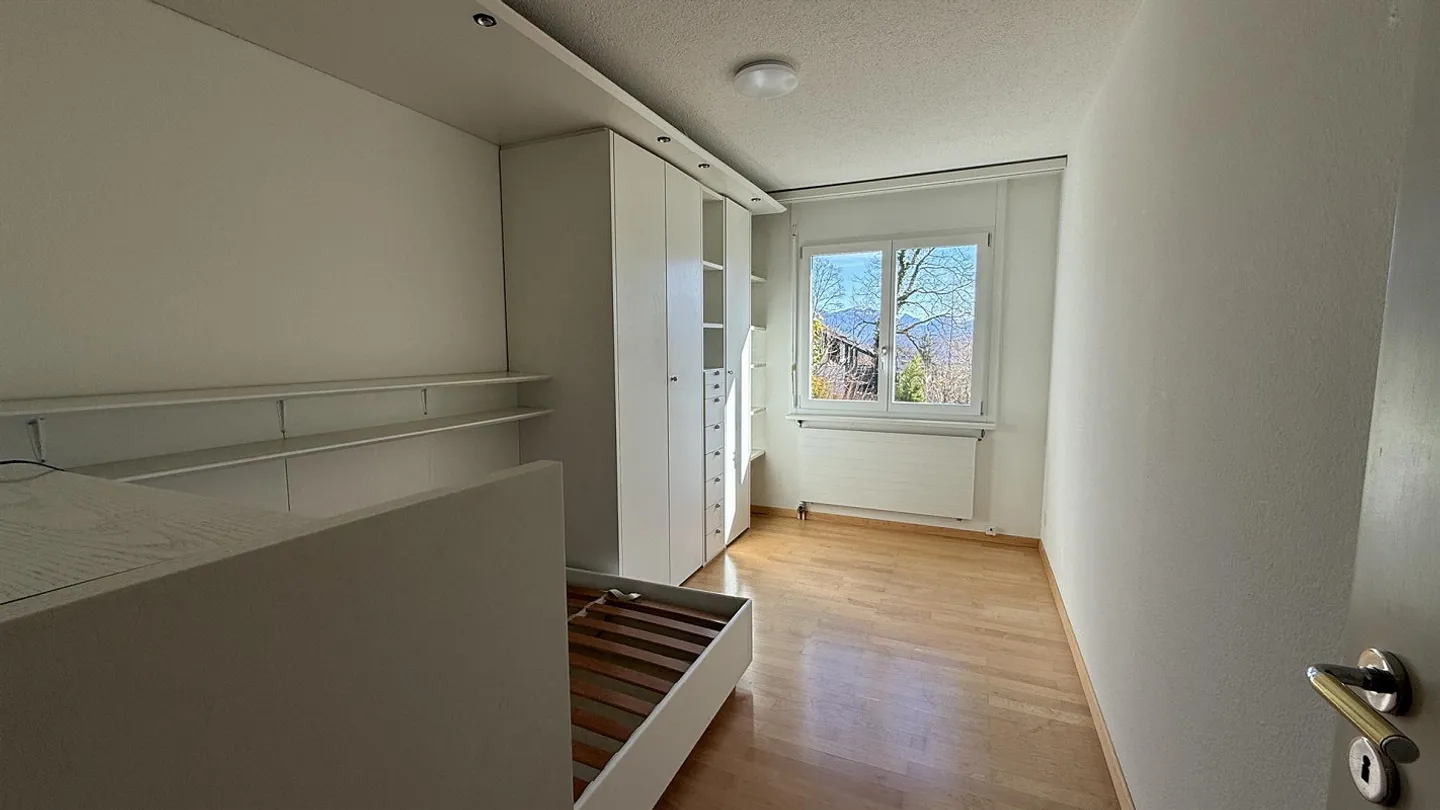 CASA A TERRAZZA 4 1/2 STANZE SULLA PENDENZA SOLEGGIATA A KRIENS - Foto 8 di 14