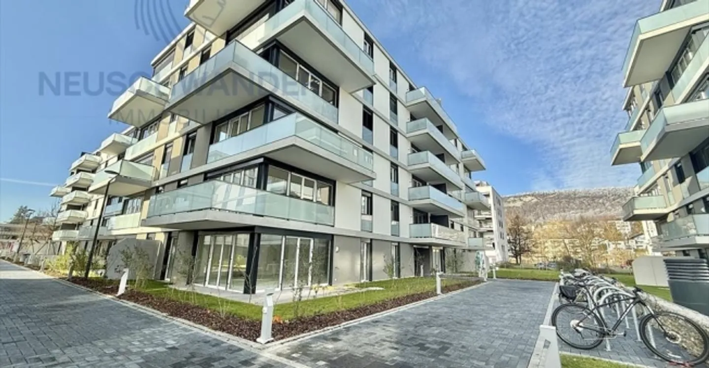 Edificio ad uso misto in affitto - Foto 2 di 2