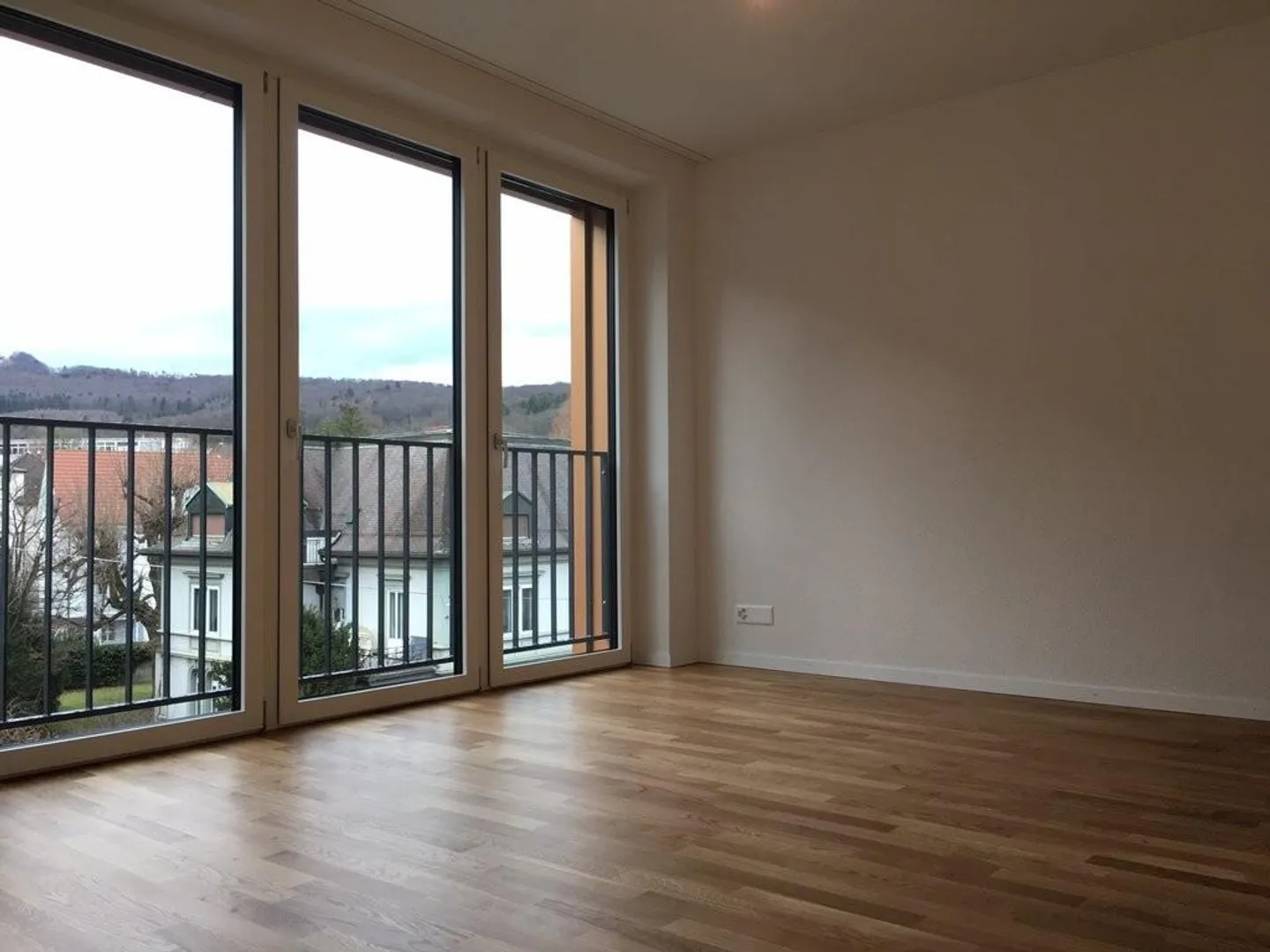Modern apartment in Olten city center - Photo 3 of 9