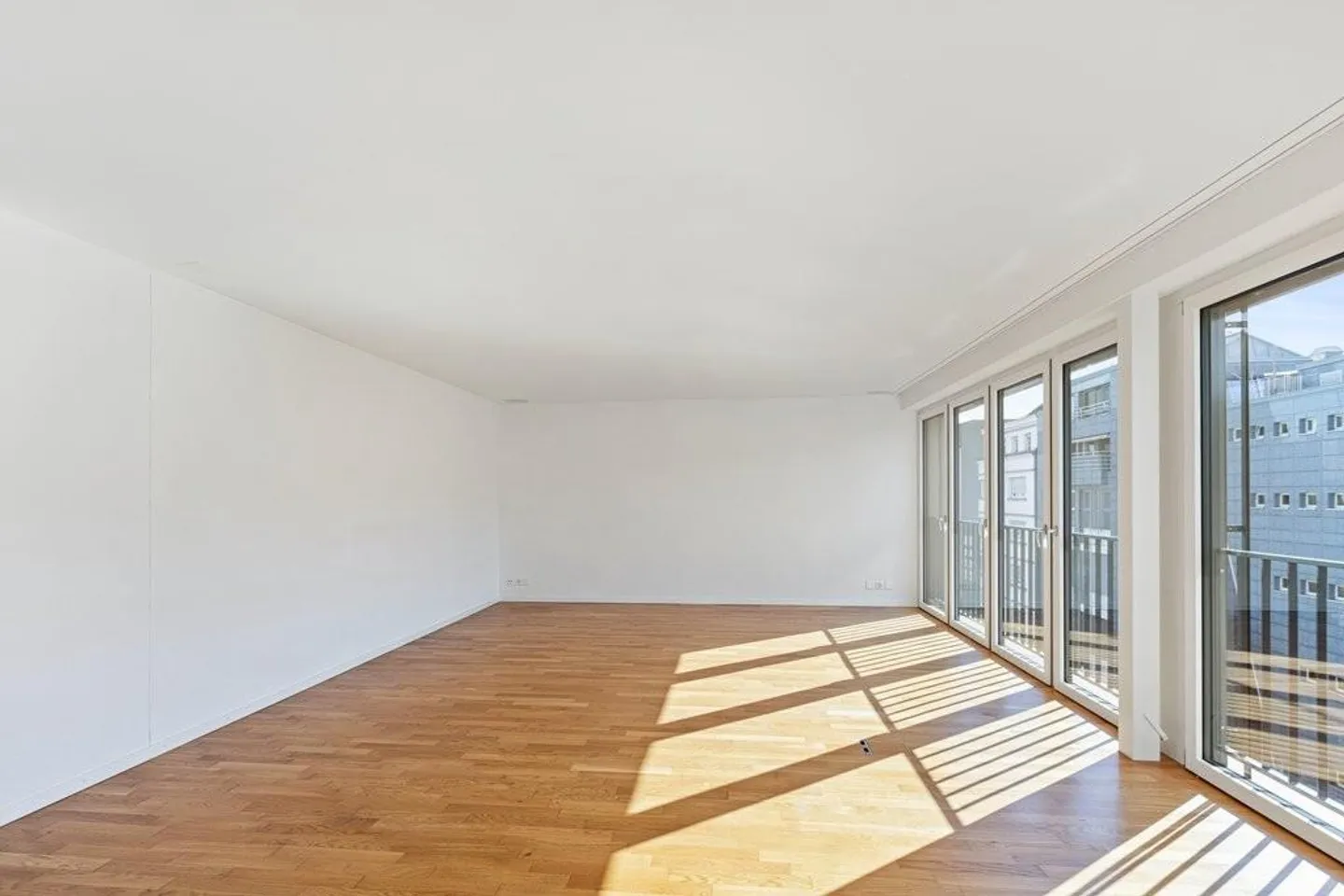 Modern apartment in Olten city center - Photo 5 of 9