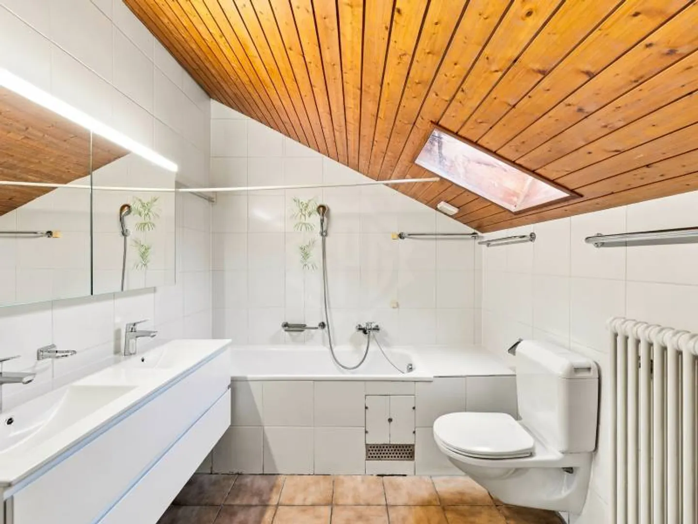 Spacious 3-Room Apartment - Photo 7 of 11