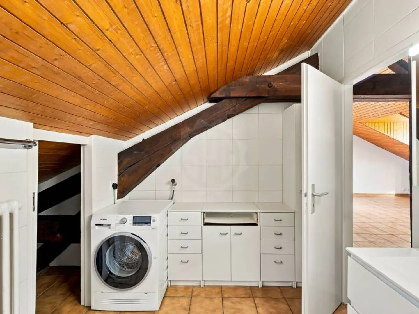 Spacious 3-Room Apartment - Photo 8 of 11