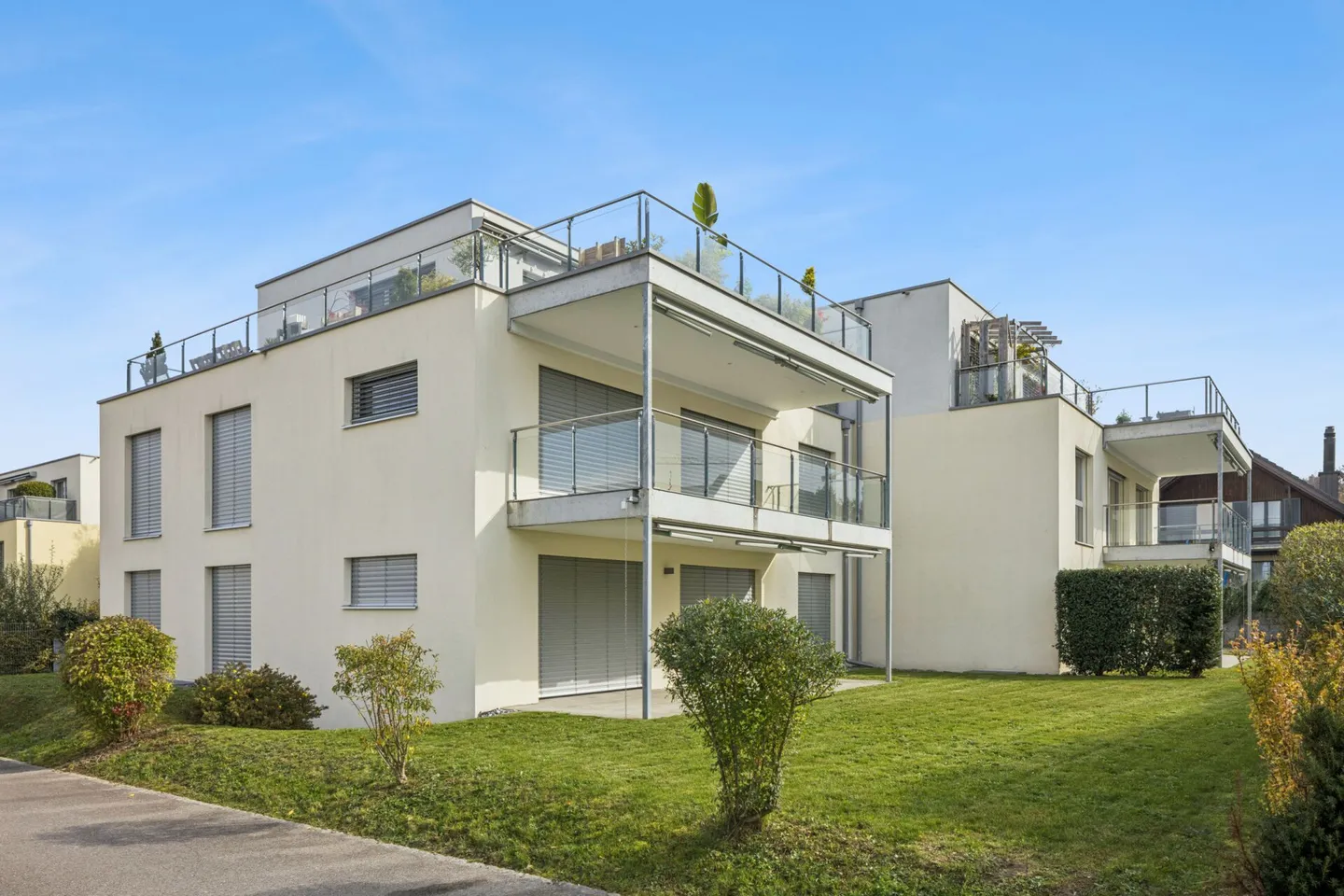 Modern 4.5-room garden apartment in the heart of Fahrwangen - Photo 1 of 7