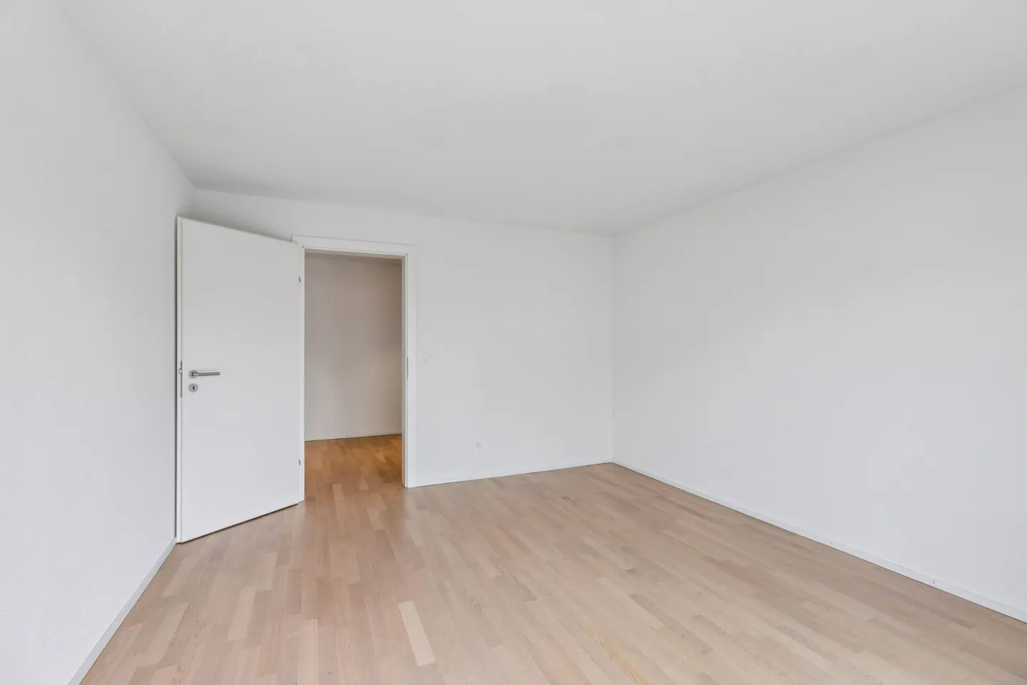 Modern 4.5-room garden apartment in the heart of Fahrwangen - Photo 4 of 7