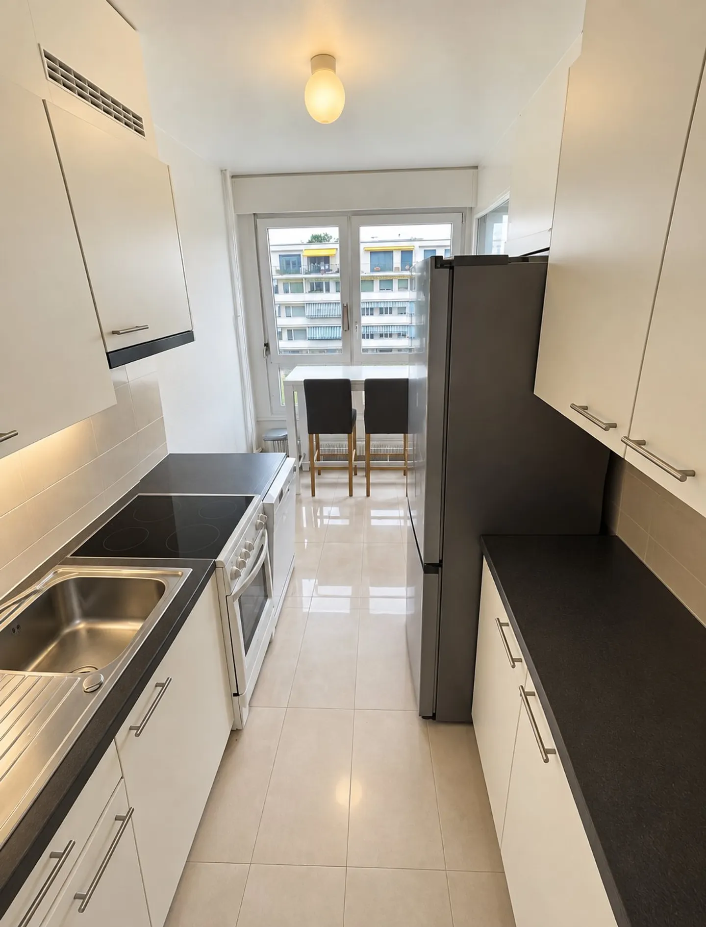 Charming 3-Room Apartment in Meyrin - Photo 1 of 5