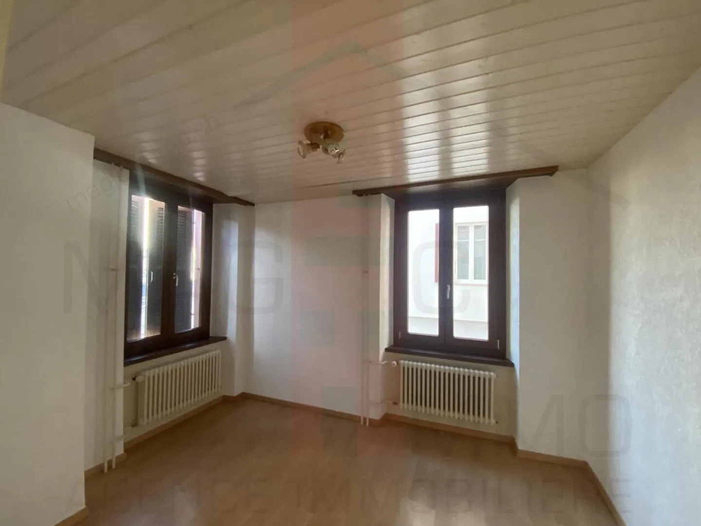 Gebäude im Zentrum des Dorfes Courgenay - Foto 13 von 19