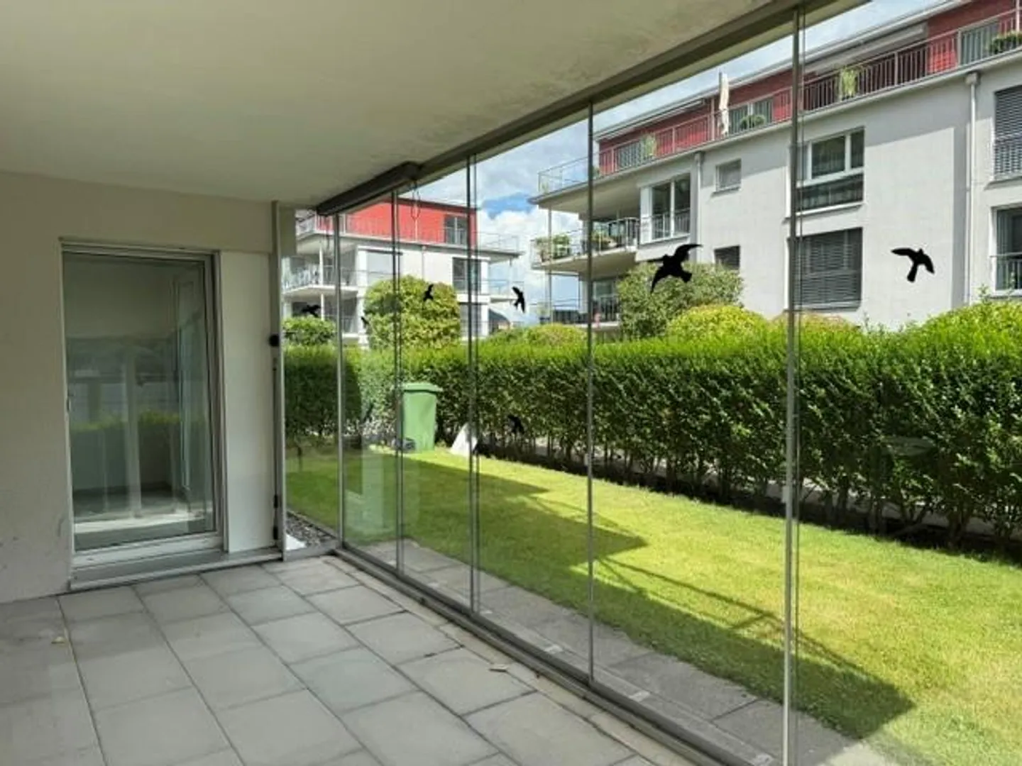 3.5-Zimmer-Gartenwohnung an Top-Lage in Mollis - Photo 2 sur 17