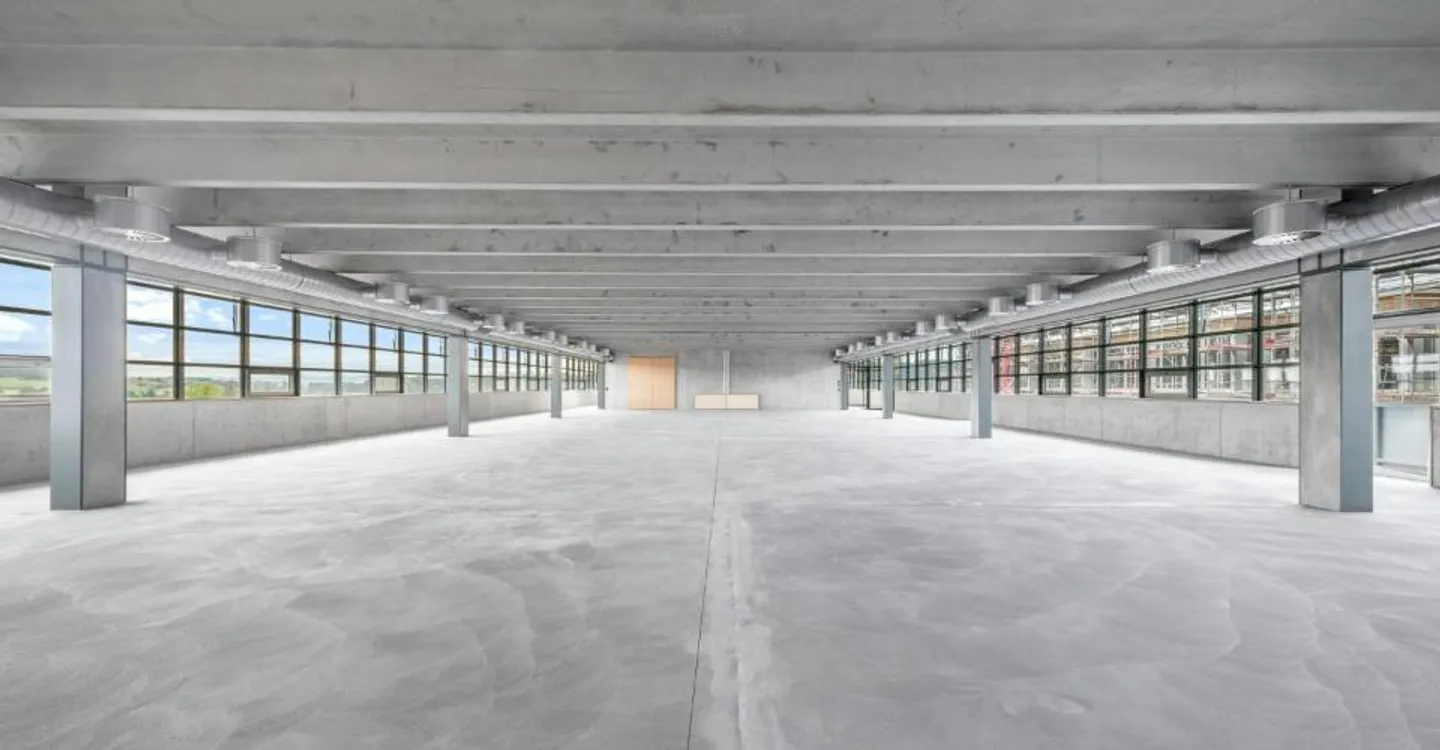 Modern office and commercial spaces of 1,200 m2 or more - Photo 3 of 10