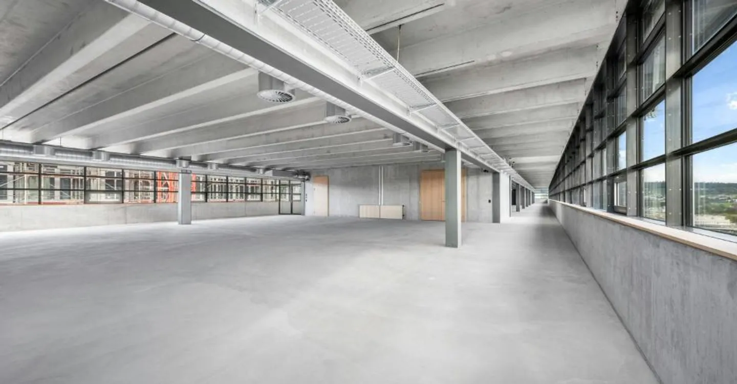 Modern office and commercial spaces of 1,200 m2 or more - Photo 4 of 10