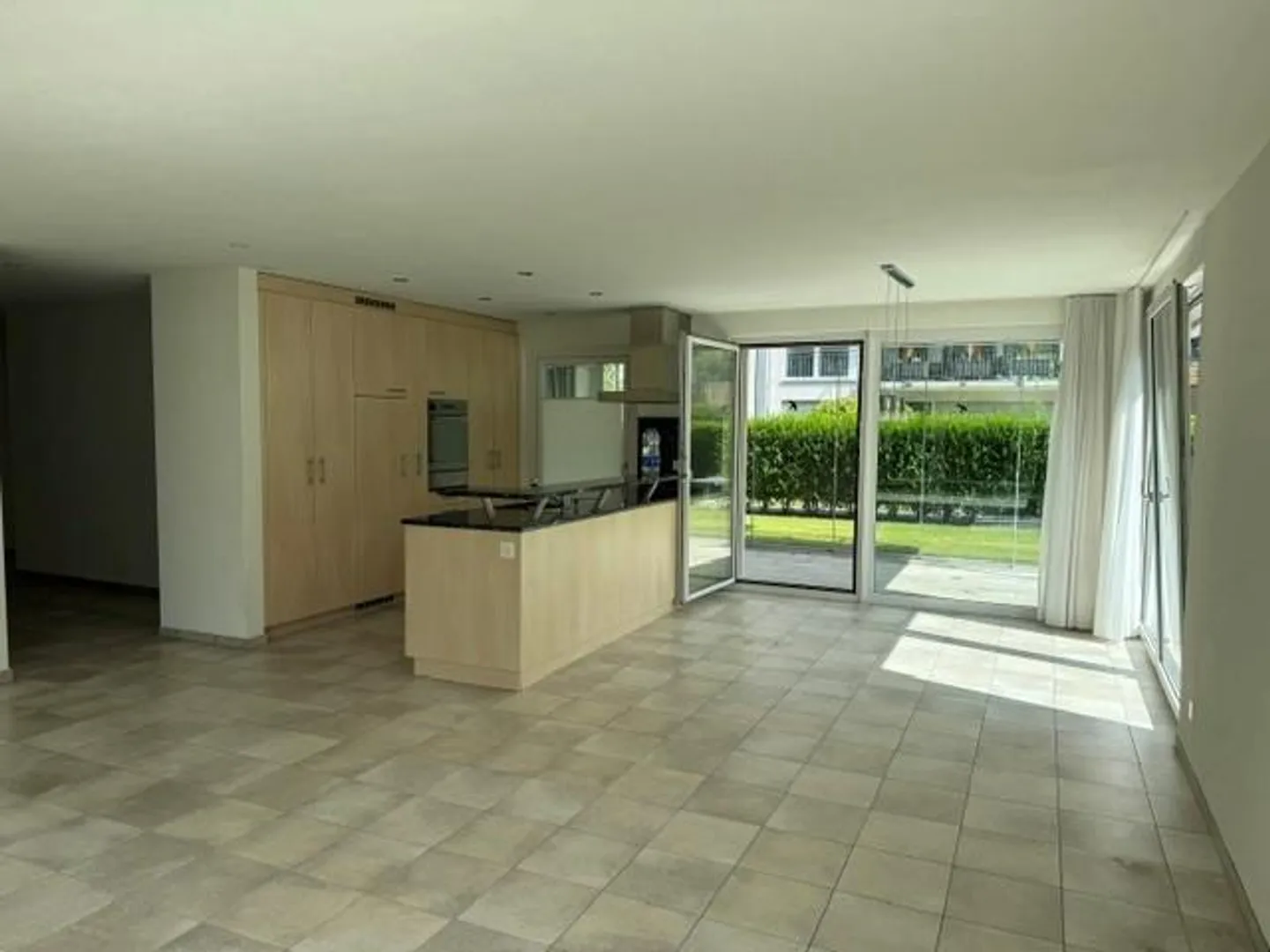 3.5-Zimmer-Gartenwohnung an Top-Lage in Mollis - Photo 3 sur 17