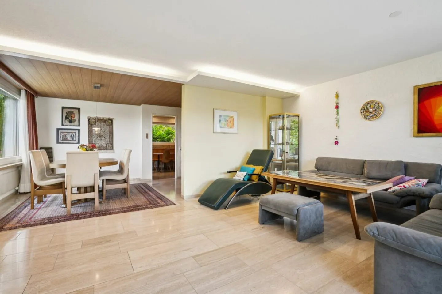 Spacious, semi-detached 7.5-room single-family house with accessible storage hall - Photo 2 of 13