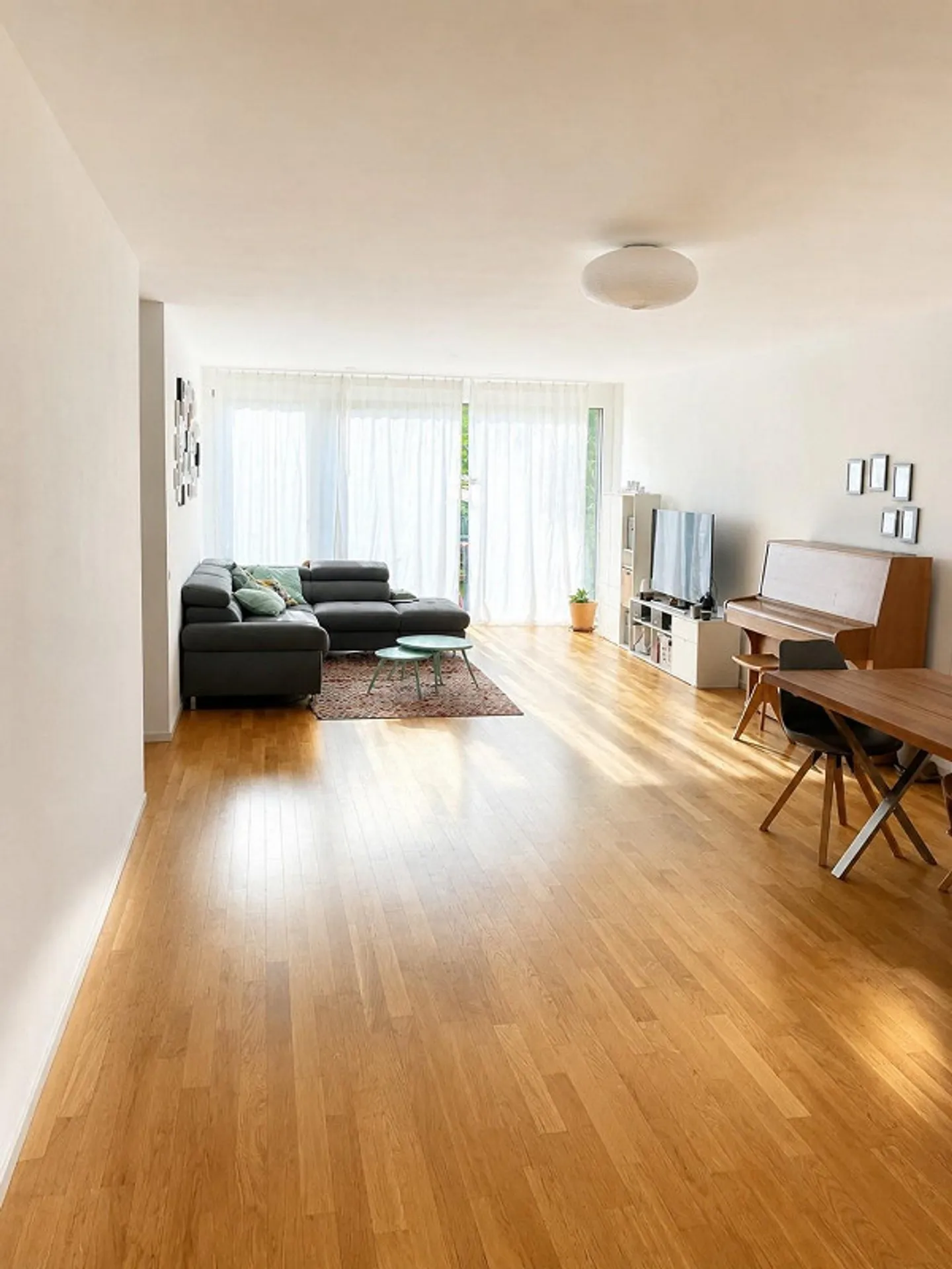 Charming 4.5-Room Apartment - Photo 3 of 5