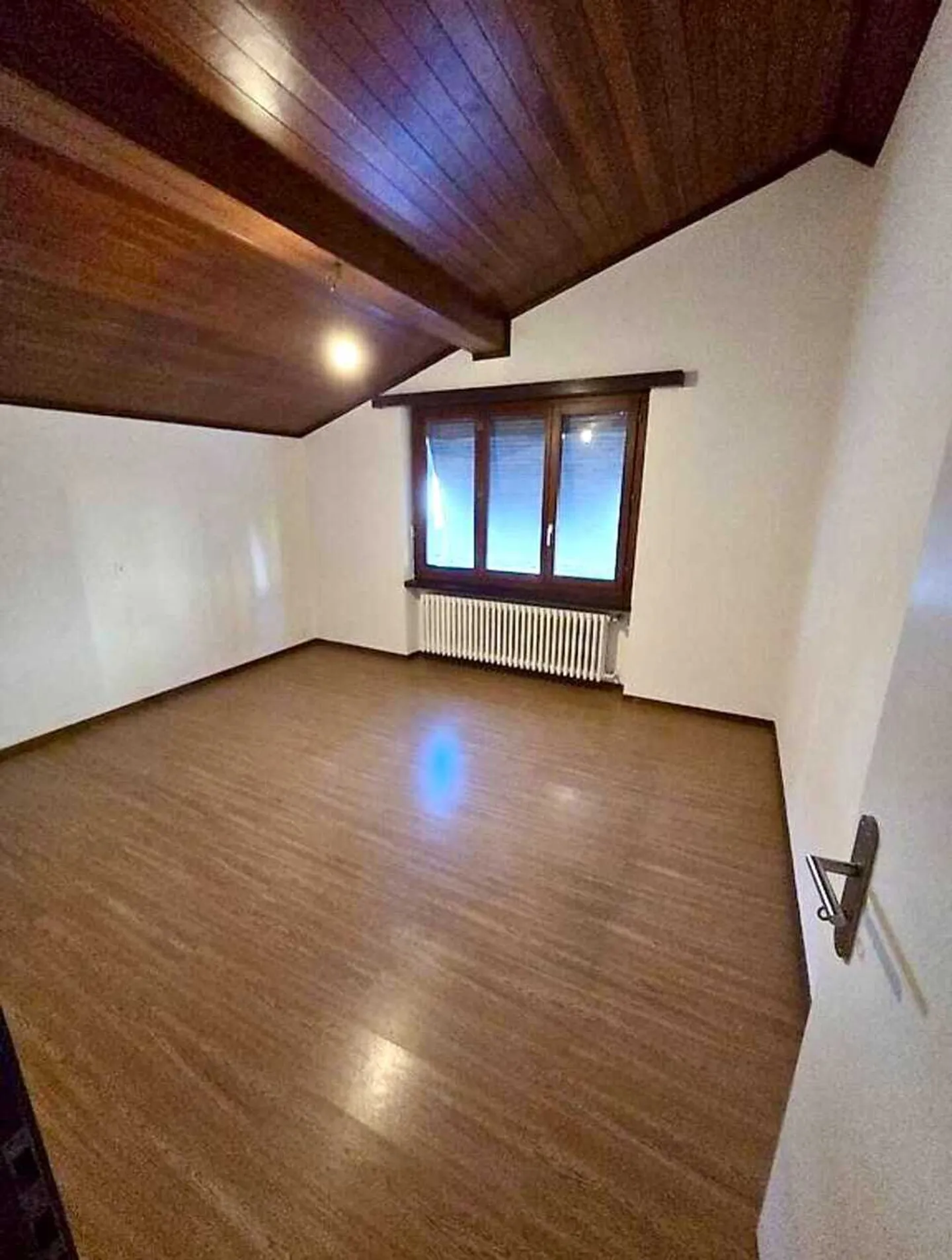 Charming Detached House for Rent - Photo 3 of 13