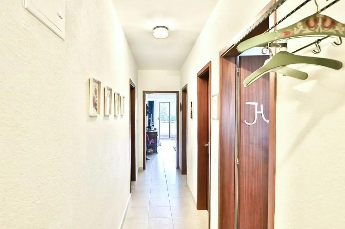 «Appartamento di 4 1/2 locali con piscina, centrale, tranquilla» - Foto 12 di 25