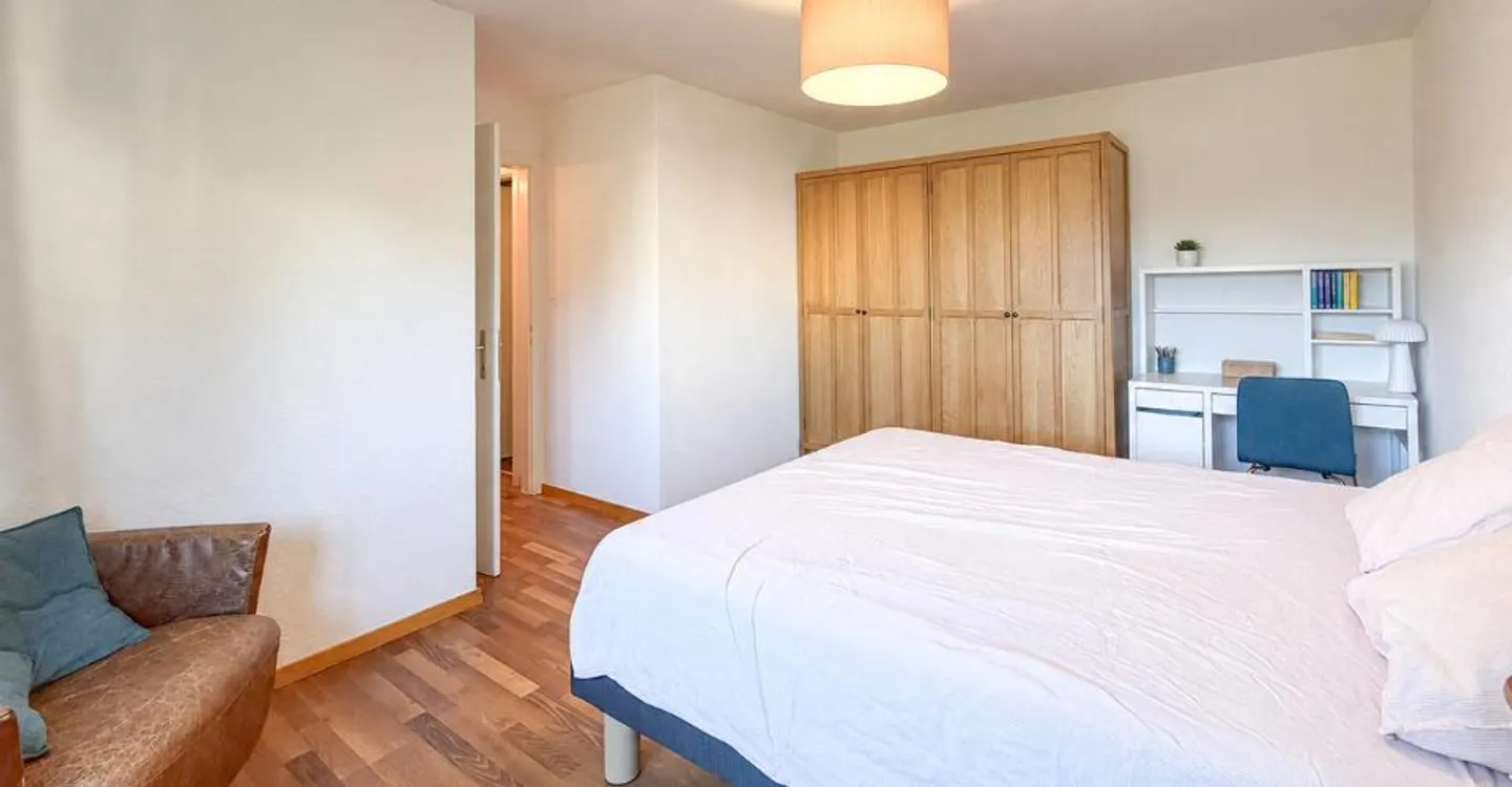Incantevole appartamento di 4,5 stanze con balcone - Foto 4 di 12