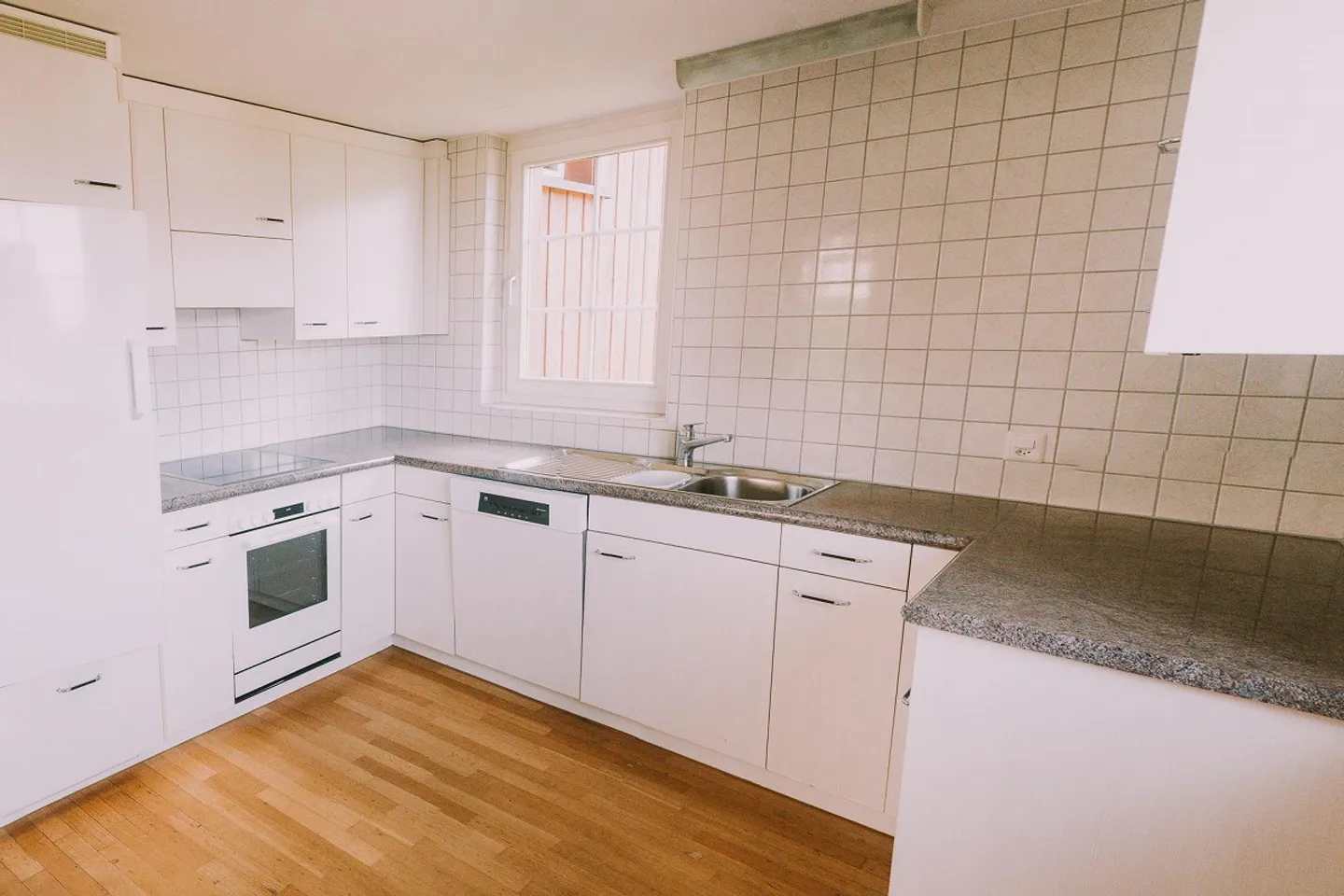 Casa plurifamiliare / multigenerazionale con fienile e ampliamento della casa unifamiliare - Foto 8 di 15