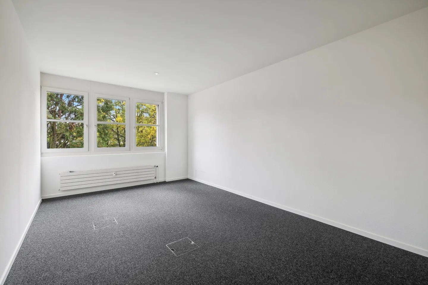 Attractive office space for rent - Photo 2 of 2