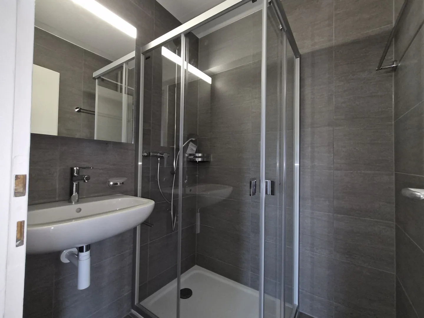 Available immediately! Renovated 4.0 room apartment! 1 month of net rent offered! - Photo 6 of 9
