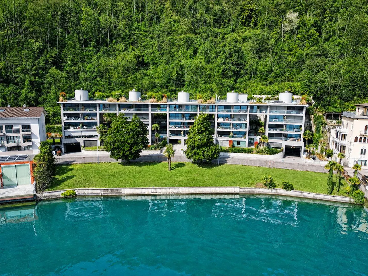 Refined Apartment with Private Garden and Lake View - Photo 1 of 28