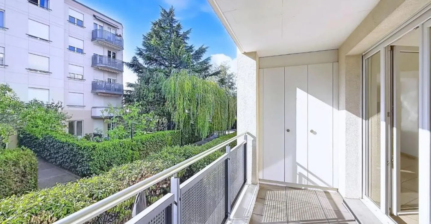 SPACIOUS 7-ROOM APARTMENT NEAR INTERNATIONAL ORGANIZATIONS - Photo 2 of 10