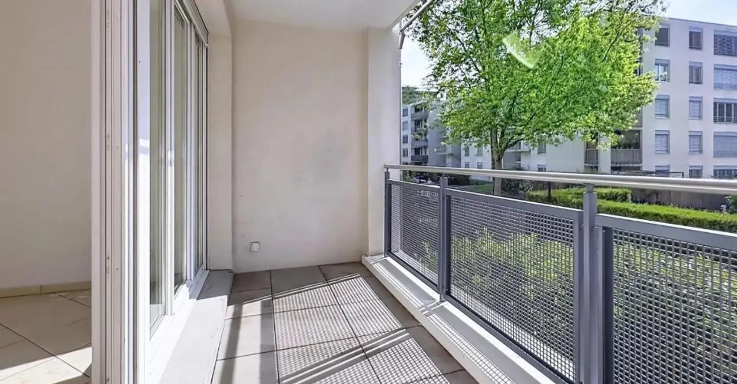 SPACIOUS 7-ROOM APARTMENT NEAR INTERNATIONAL ORGANIZATIONS - Photo 3 of 10