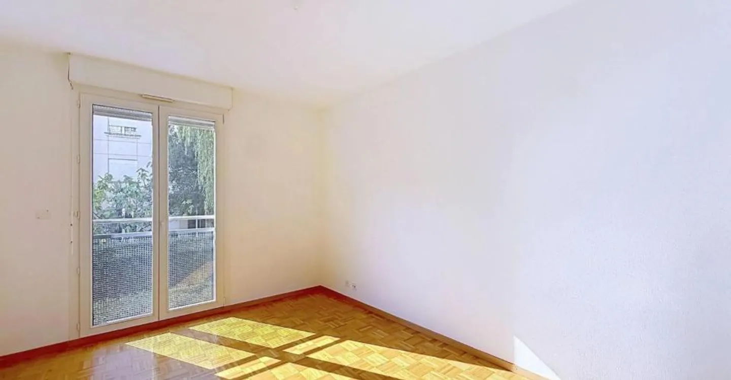SPACIOUS 7-ROOM APARTMENT NEAR INTERNATIONAL ORGANIZATIONS - Photo 6 of 10