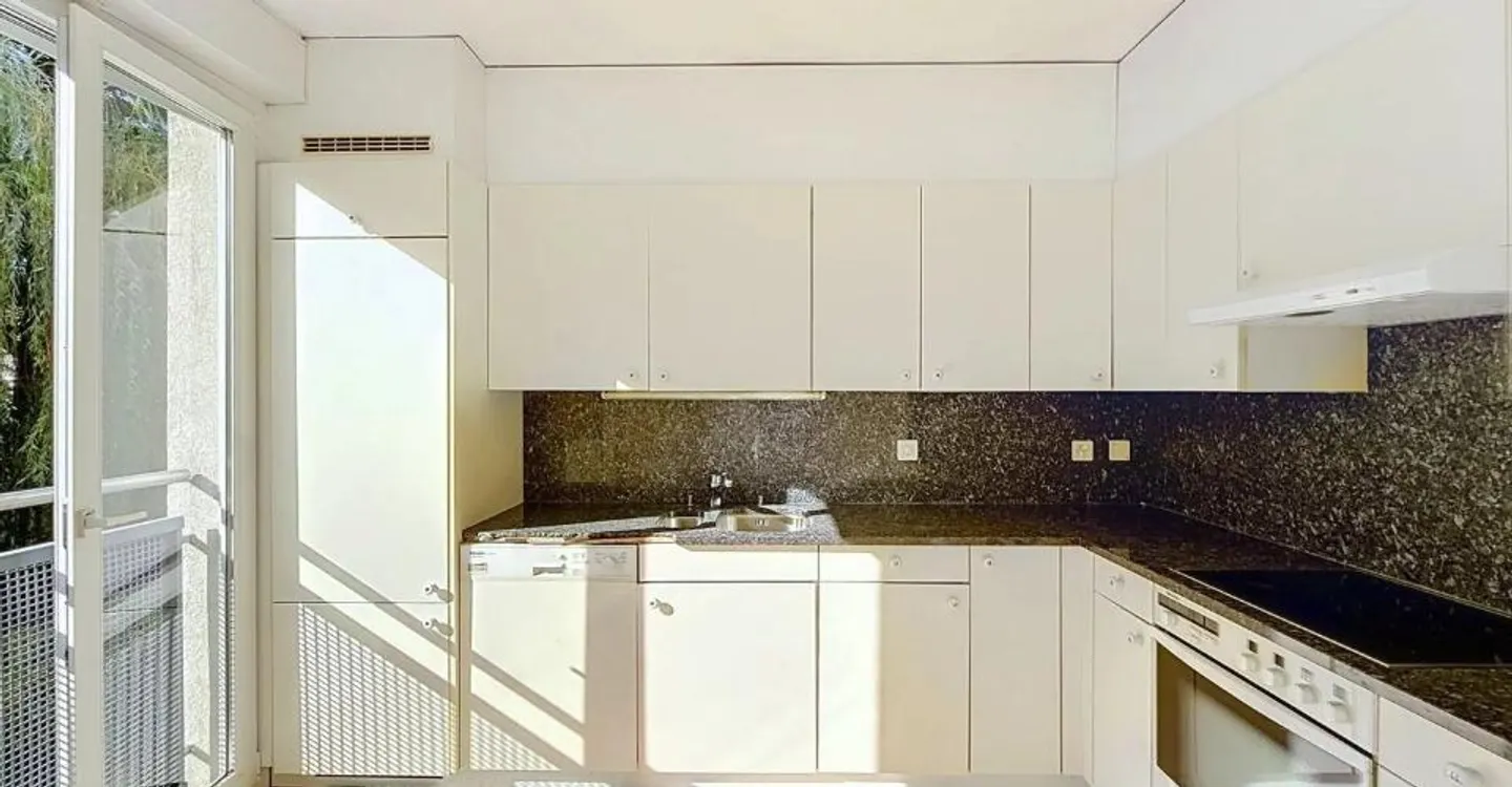 SPACIOUS 7-ROOM APARTMENT NEAR INTERNATIONAL ORGANIZATIONS - Photo 9 of 10