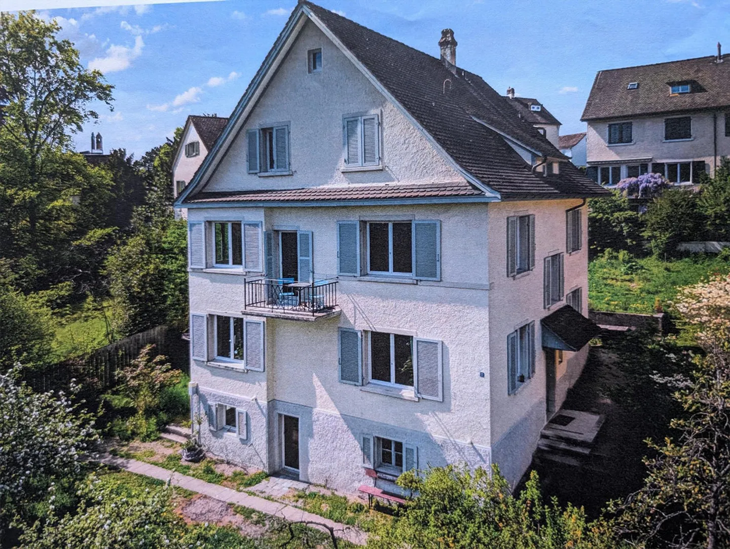 Appartamento luminoso in una casa trifamiliare - Foto 1 di 1