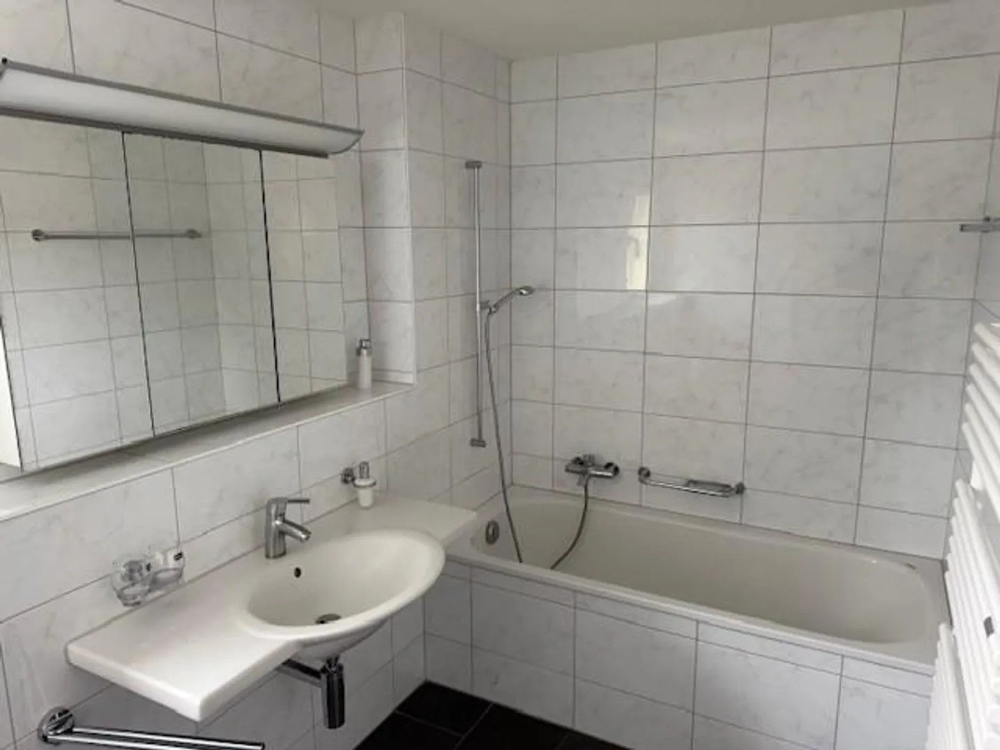 Votre retraite élégante dans un endroit calme - Louez sans dépôt ! - Photo 6 sur 9