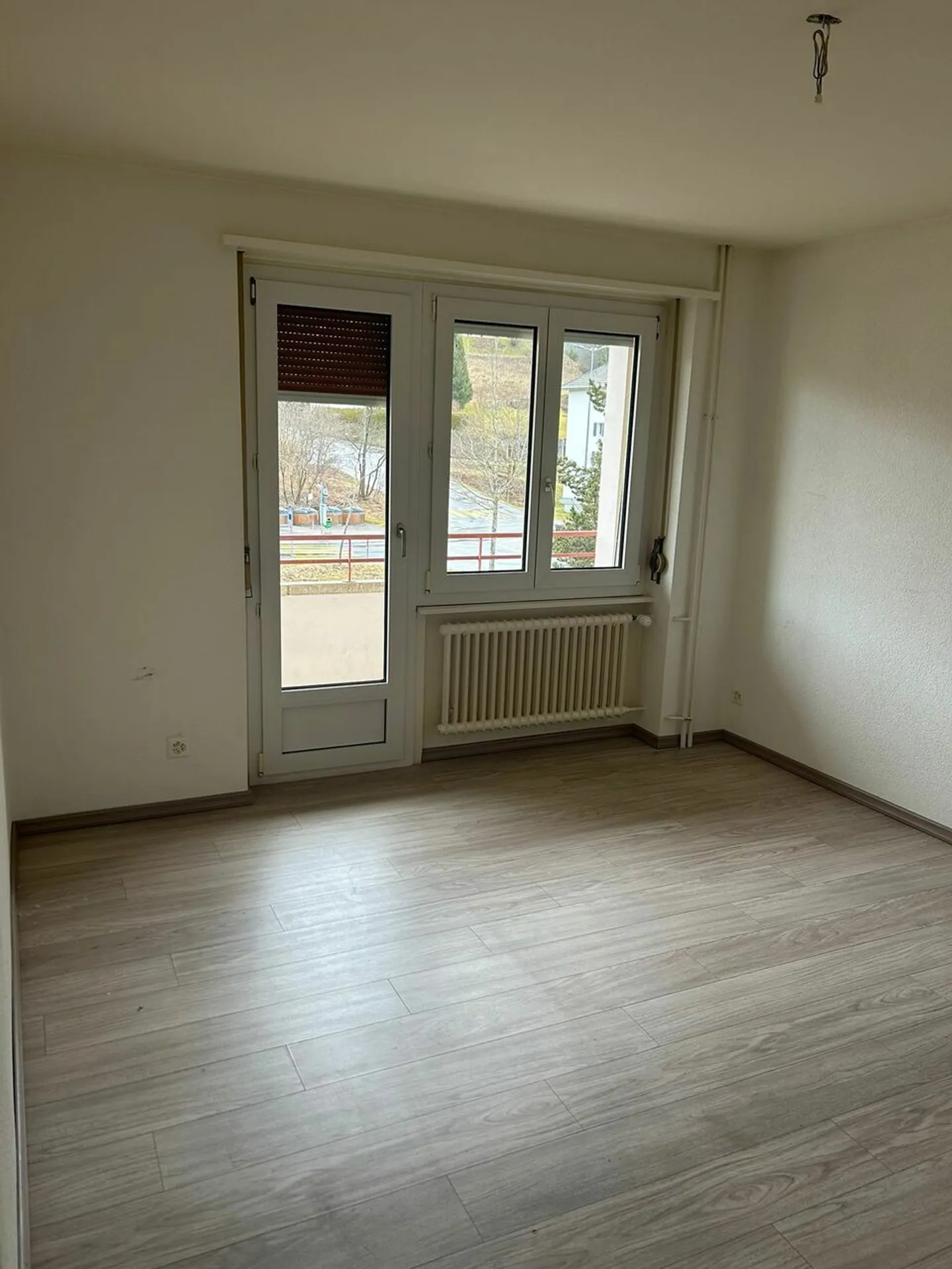 Große 4,5-Zimmer-Wohnung in Locle - Foto 4 von 8