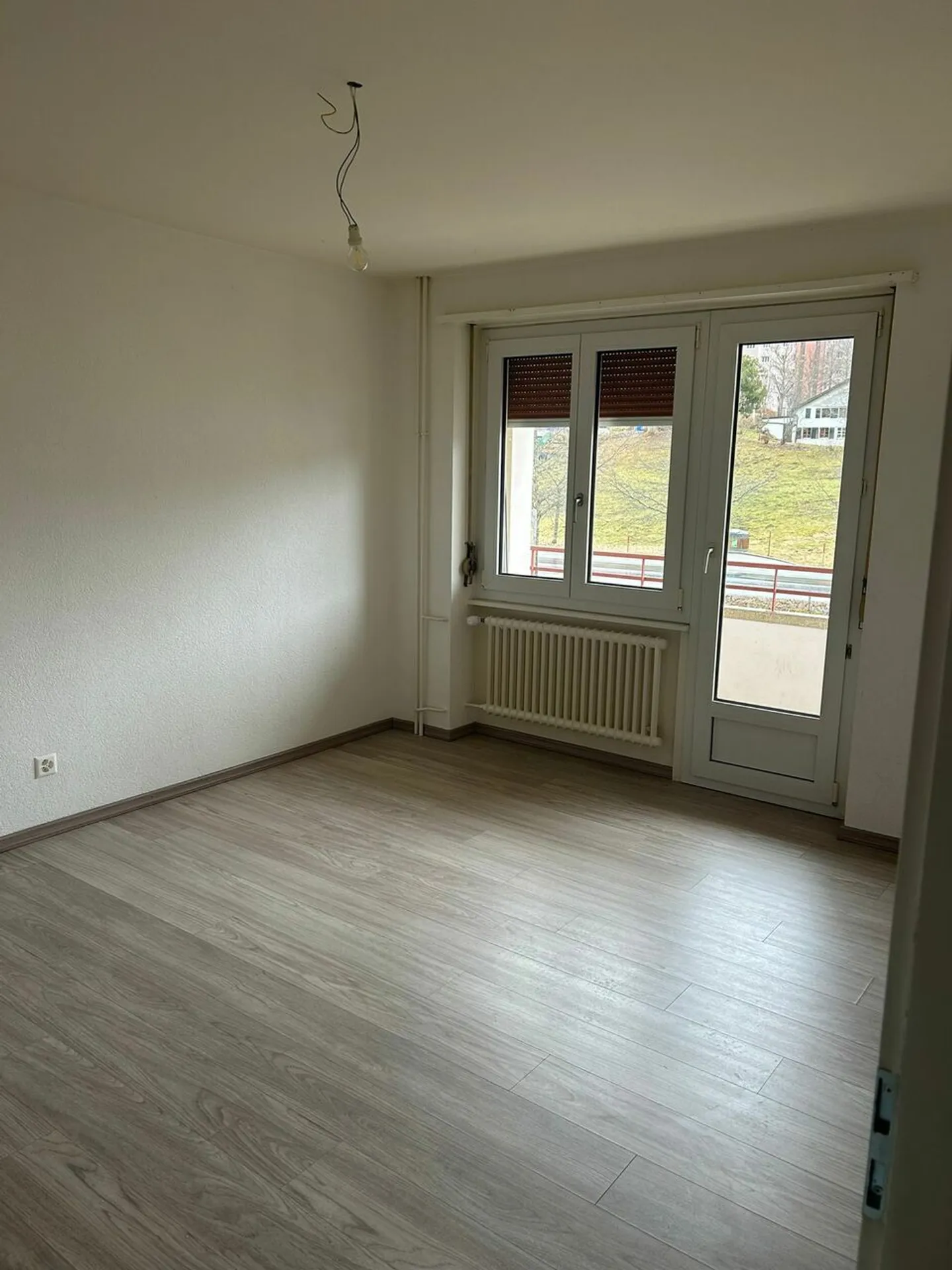 Große 4,5-Zimmer-Wohnung in Locle - Foto 6 von 8