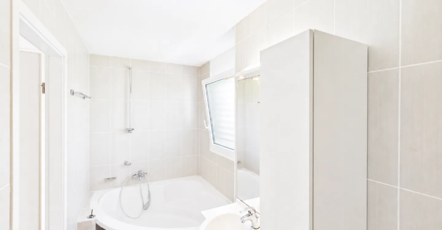136 m² duplex with terrace and view of the Dents du Midi, in the heart of Aigle - Photo 10 of 13