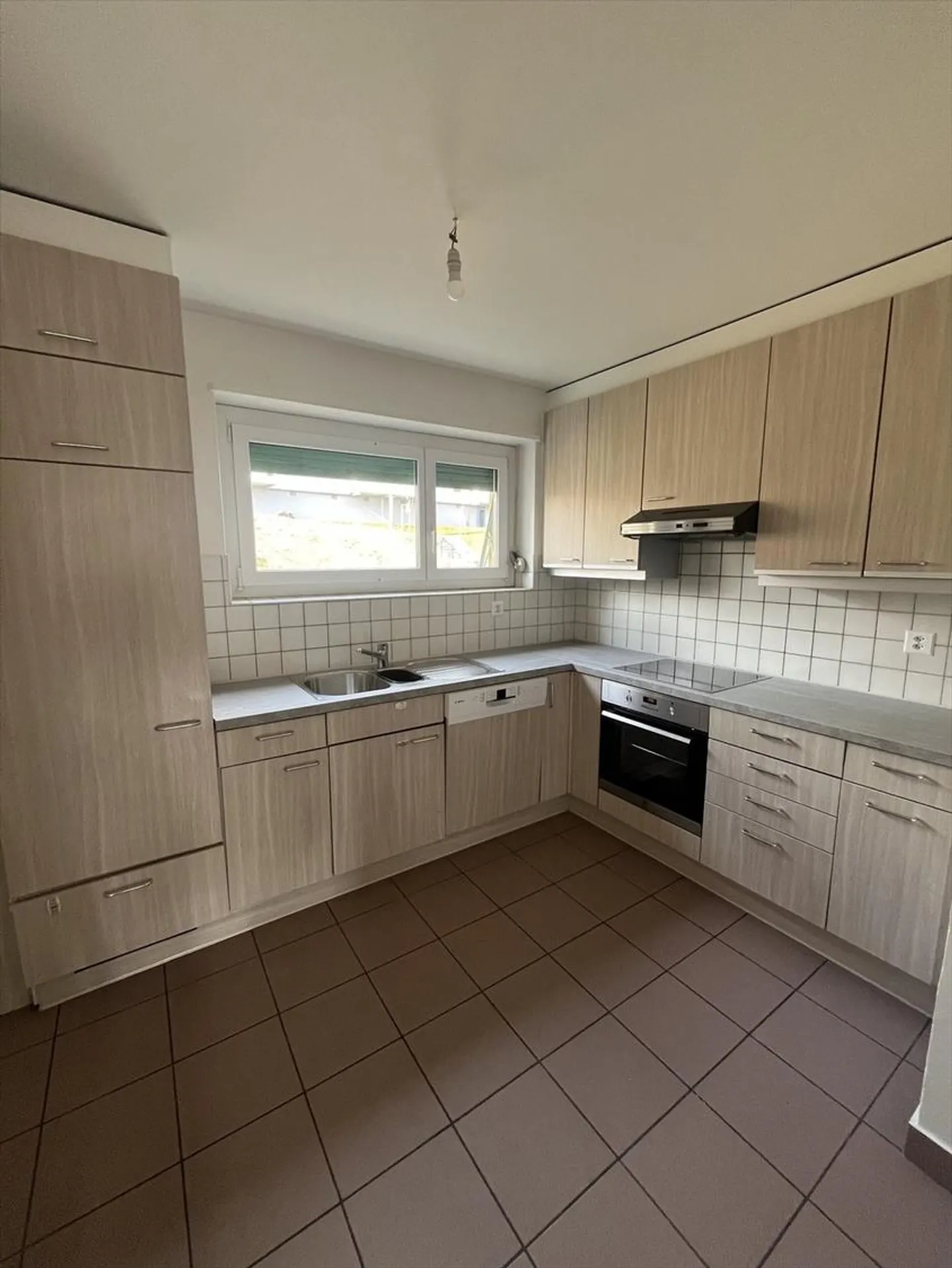 BEL APPARTAMENTO RISTRUTTURATO CON 3 STANZE - Foto 1 di 7