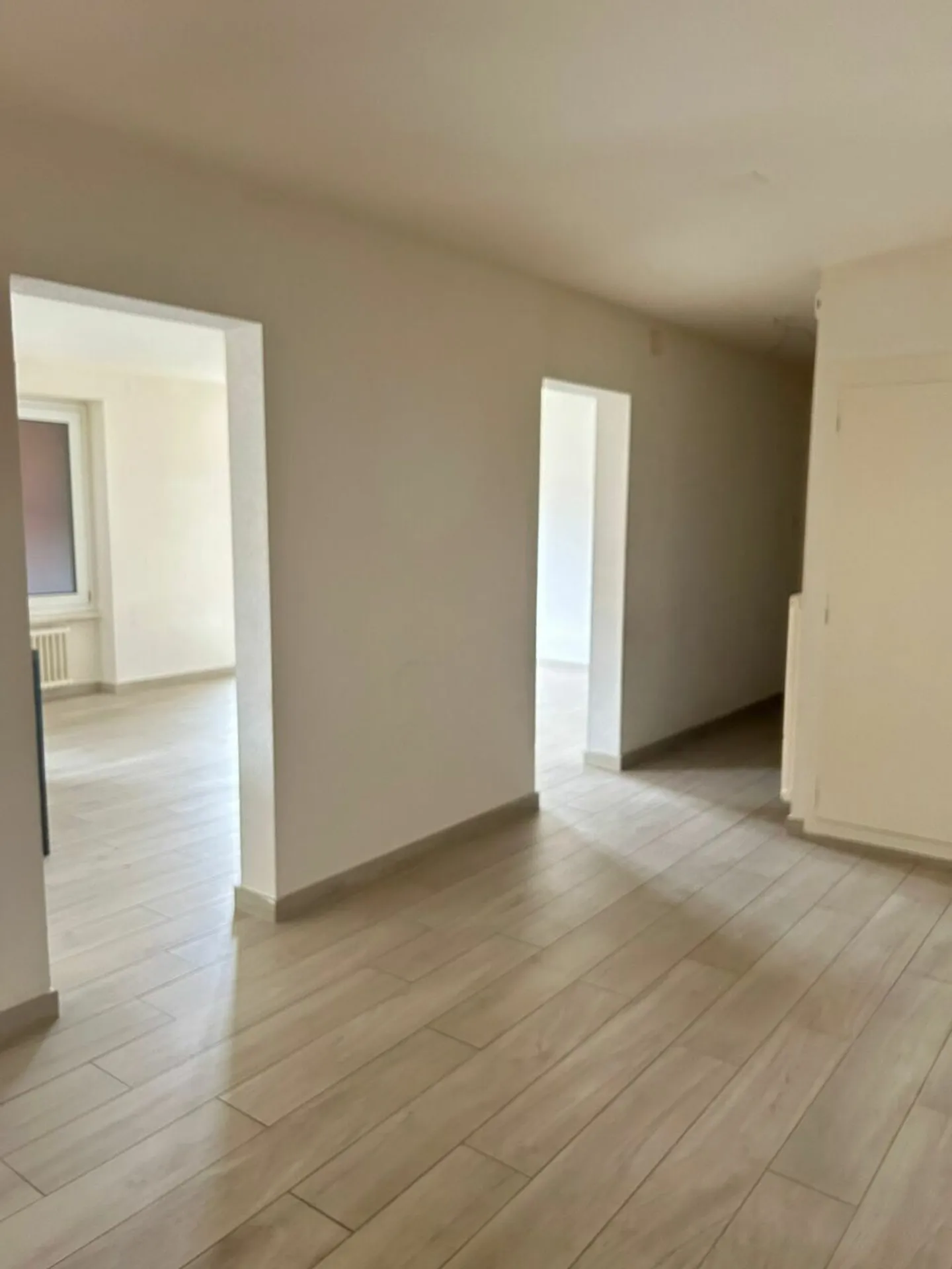 Große 4,5-Zimmer-Wohnung in Locle - Foto 7 von 8