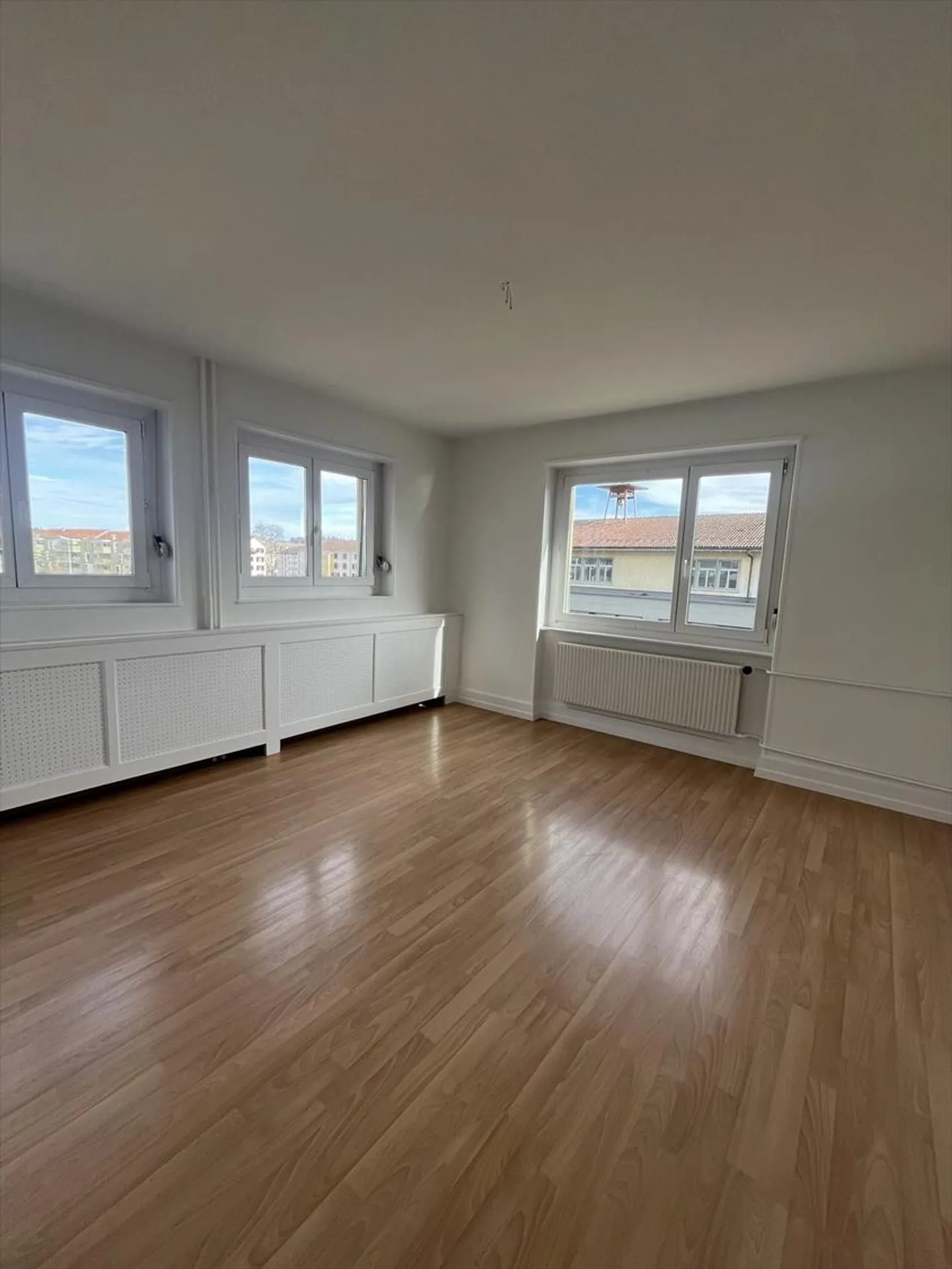 BEL APPARTAMENTO RISTRUTTURATO CON 3 STANZE - Foto 2 di 7