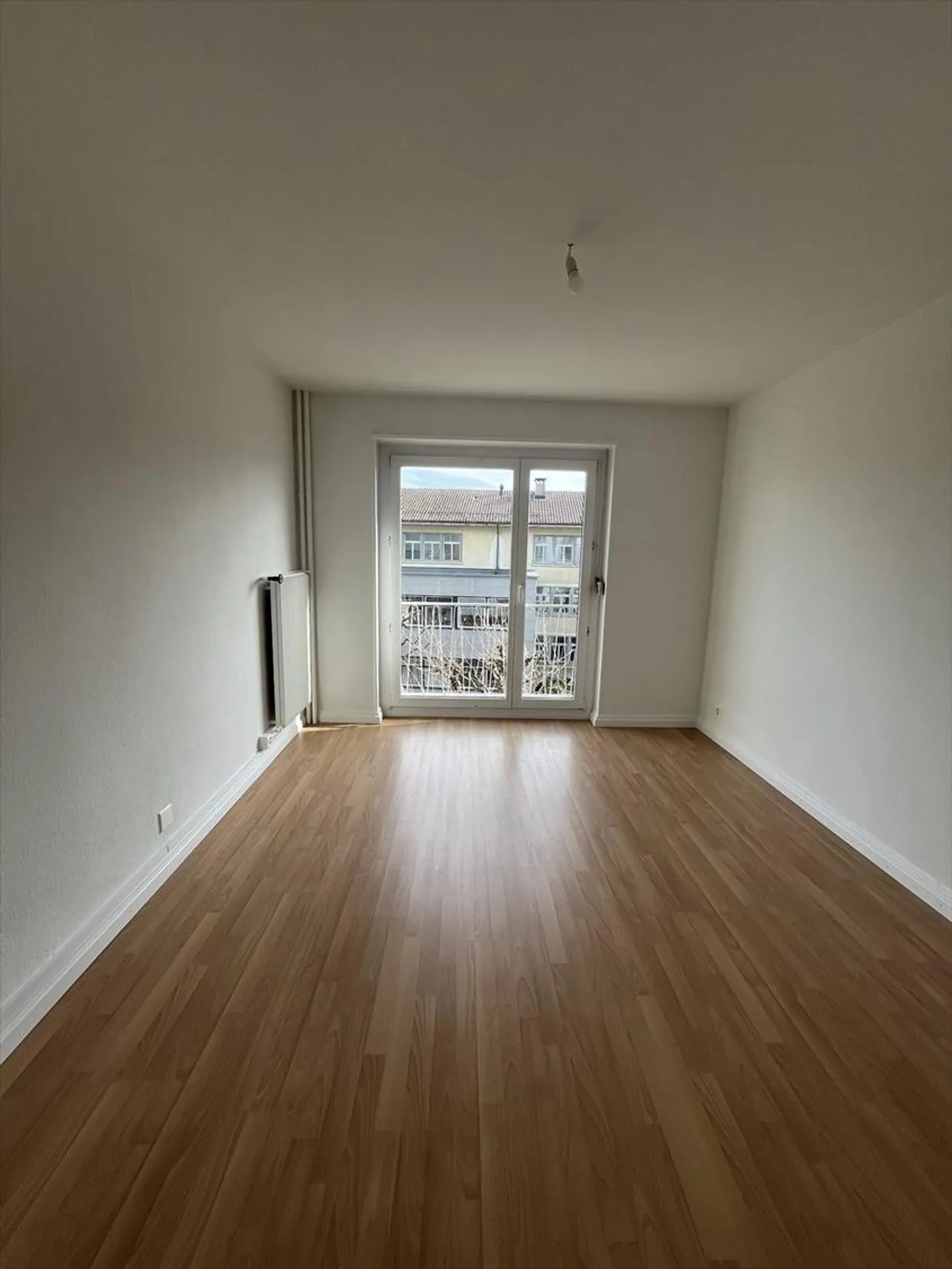 BEL APPARTAMENTO RISTRUTTURATO CON 3 STANZE - Foto 5 di 7