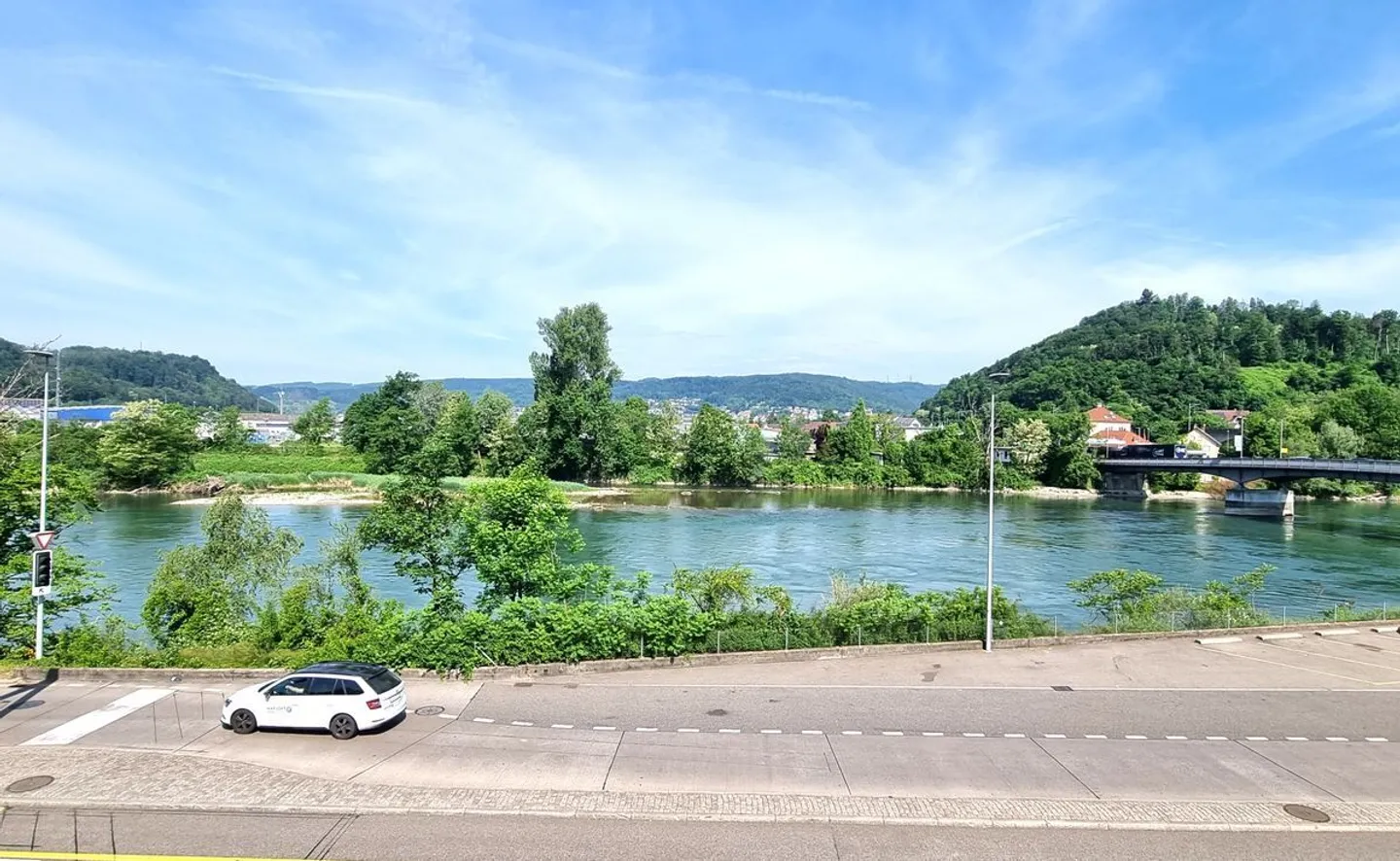 Sanierte 5 Zimmer Wohnung mit zwei Balkons - Foto 1 von 12