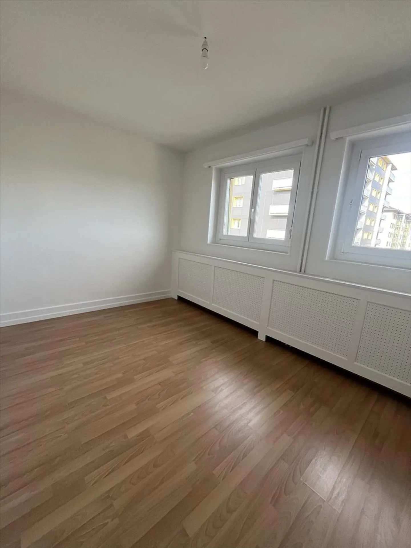 BEL APPARTAMENTO RISTRUTTURATO CON 3 STANZE - Foto 6 di 7