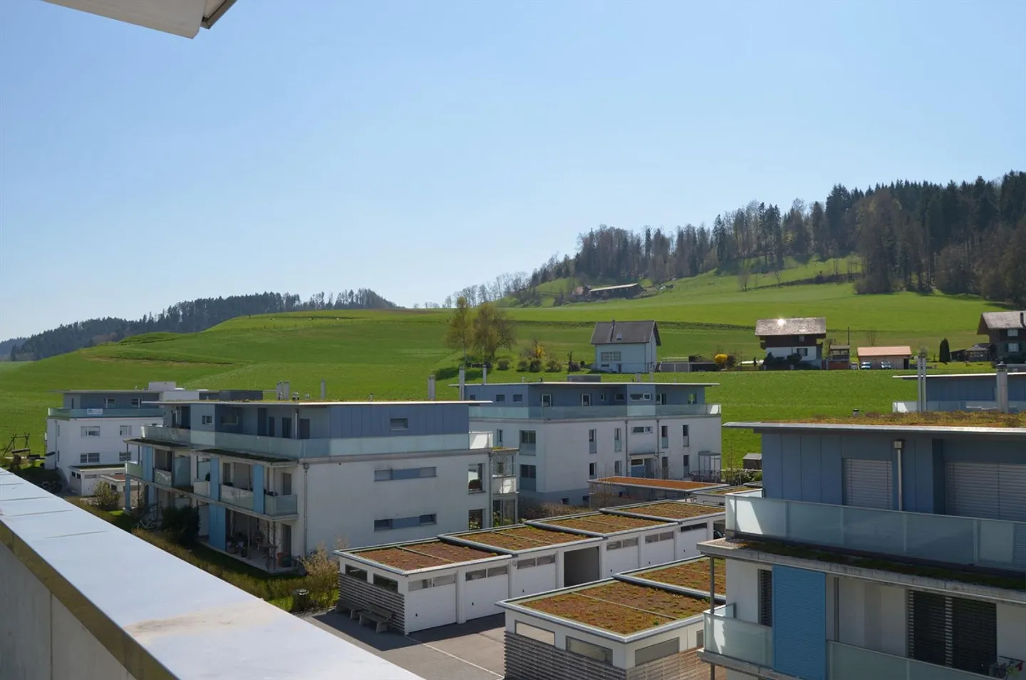 Stunning Penthouse Apartment in Burgdorf - Photo 10 of 10