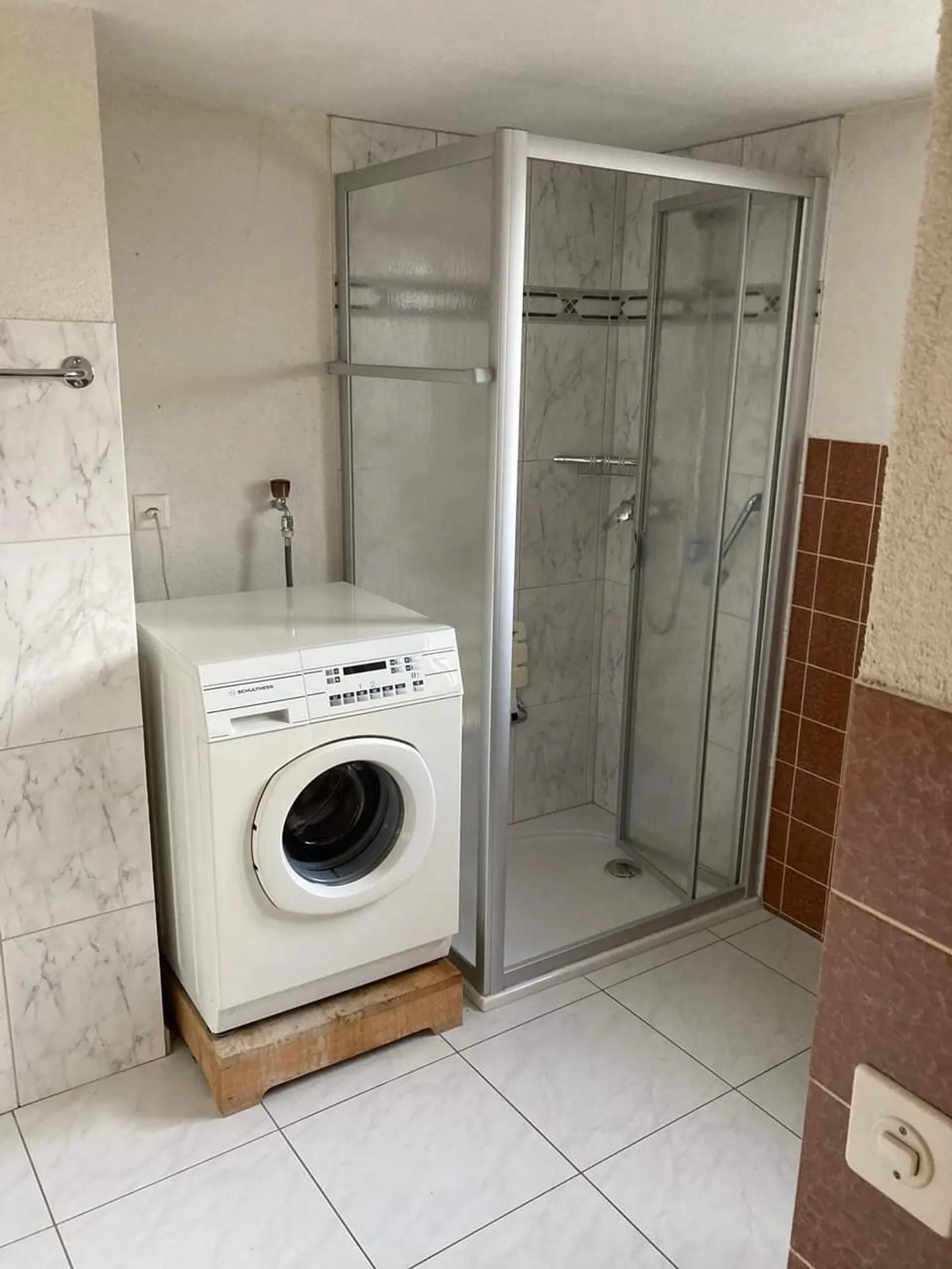 Zwei charmante Häuser mit Stall in Tamins GR  ideal für Familien, Kreative und Naturliebhaber - Foto 9 von 13