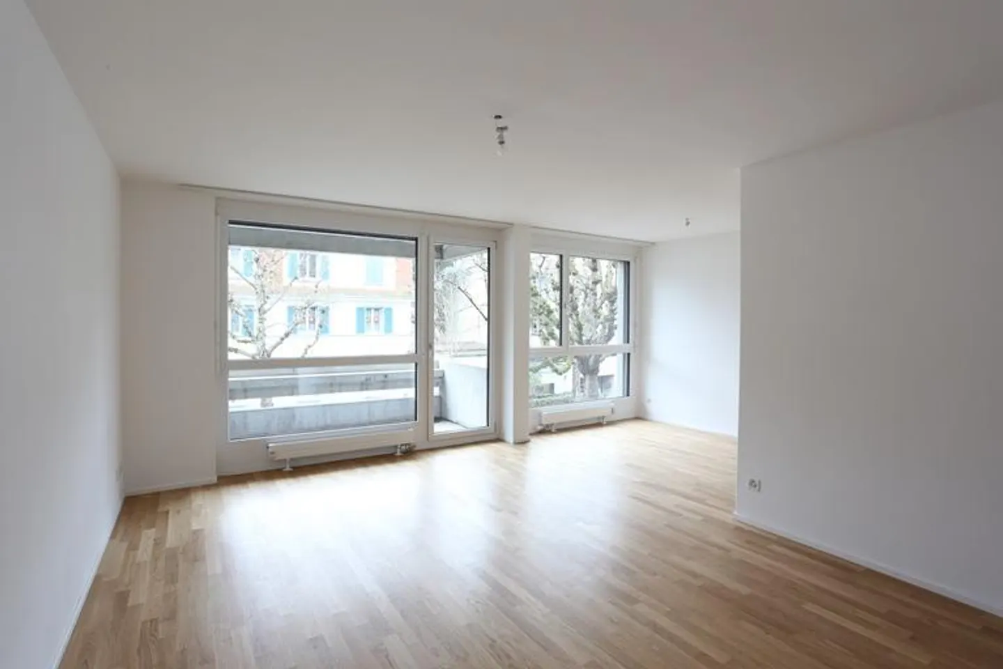 Appartement moderne de 5,5 pièces près des Langen Erlen - Photo 1 sur 8