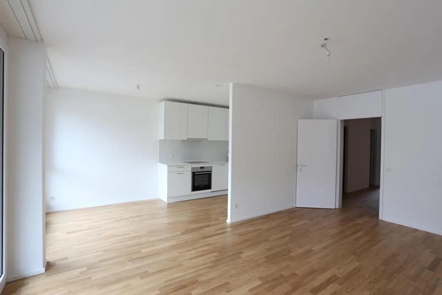 Appartement moderne de 5,5 pièces près des Langen Erlen - Photo 3 sur 8