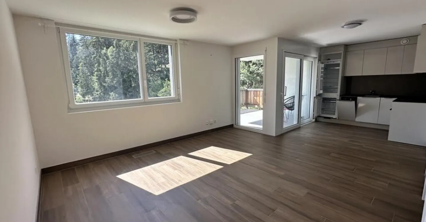 Charming 2.5-Room Apartment - Photo 1 of 10