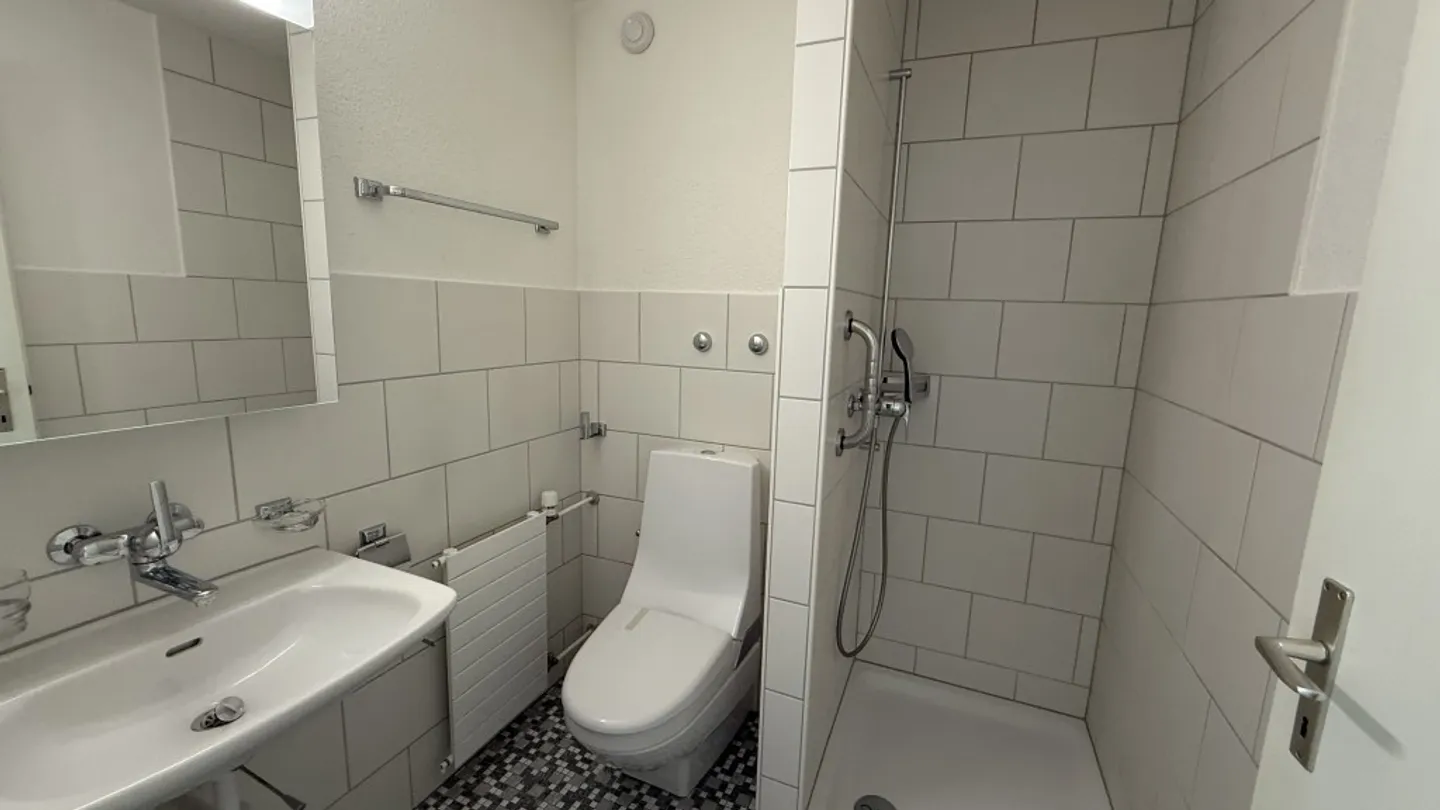 Appartamento 4 stanze con potenziale di ristrutturazione a Dübendorf - Il tuo Cha... - Foto 8 di 11